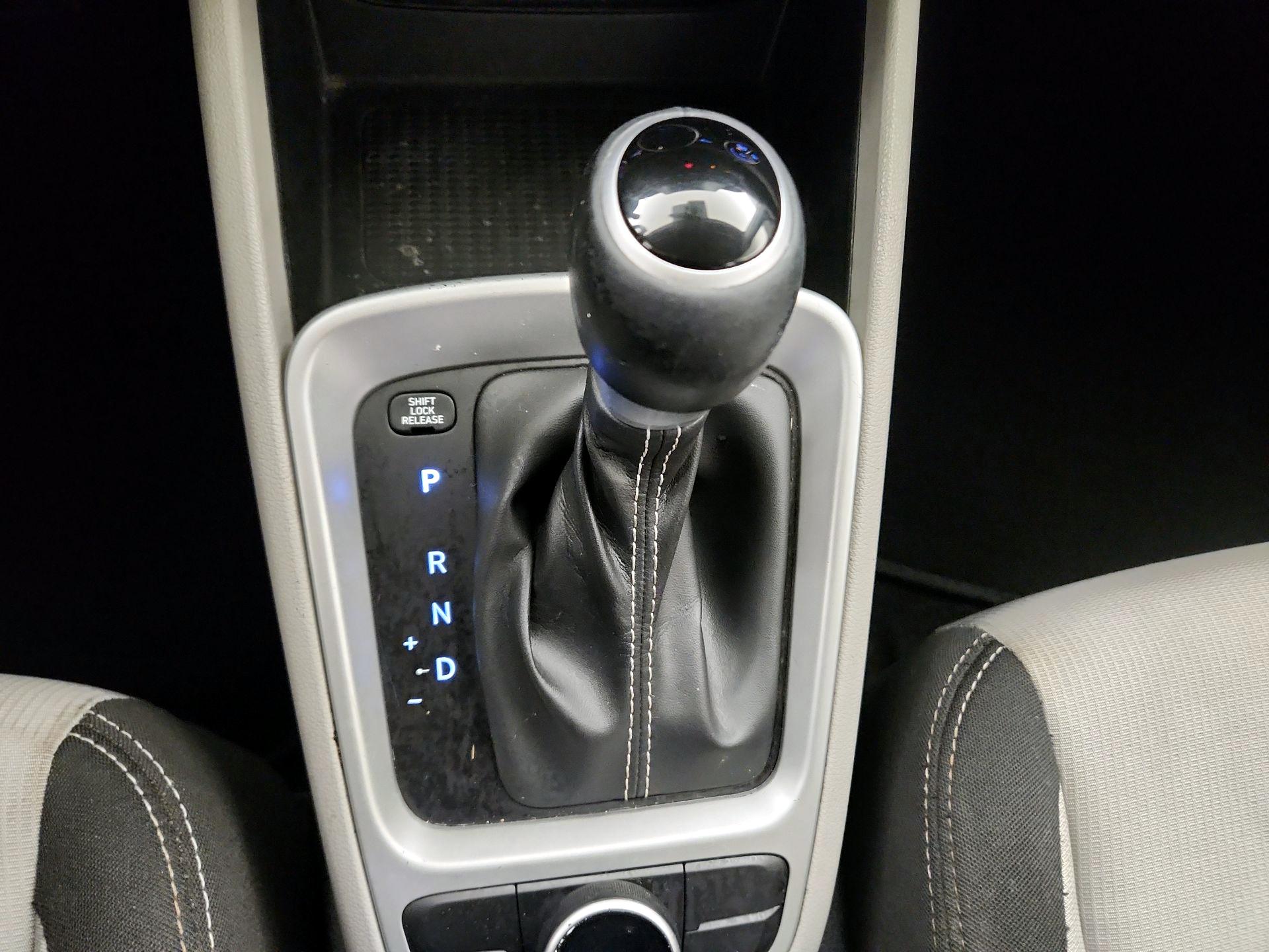 Thumbnail: 2023 Hyundai Venue - 17