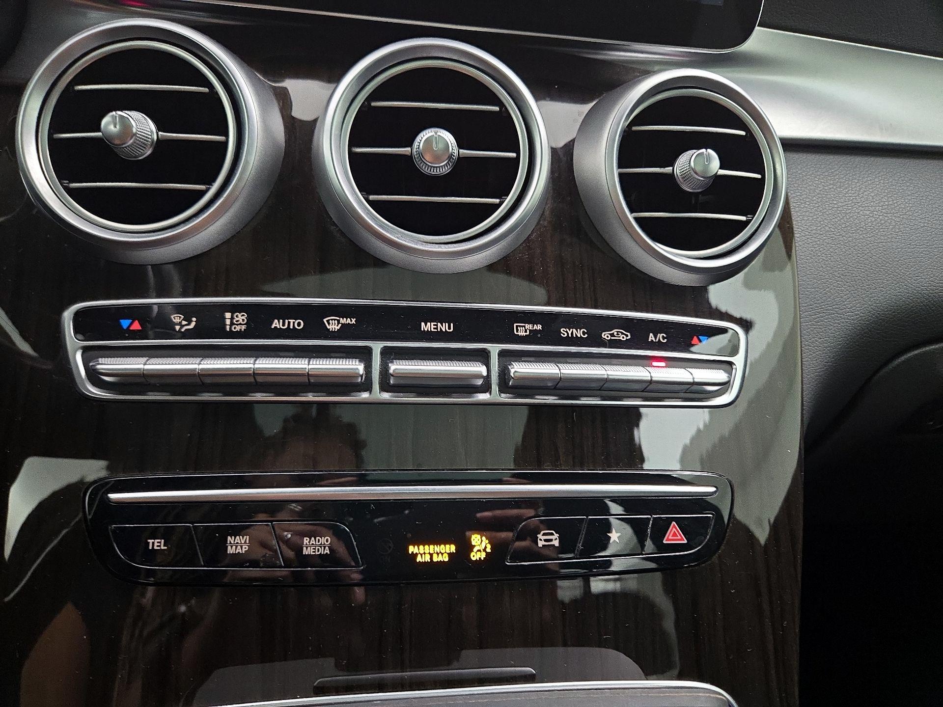 Thumbnail: 2022 Mercedes-Benz GLC - 16