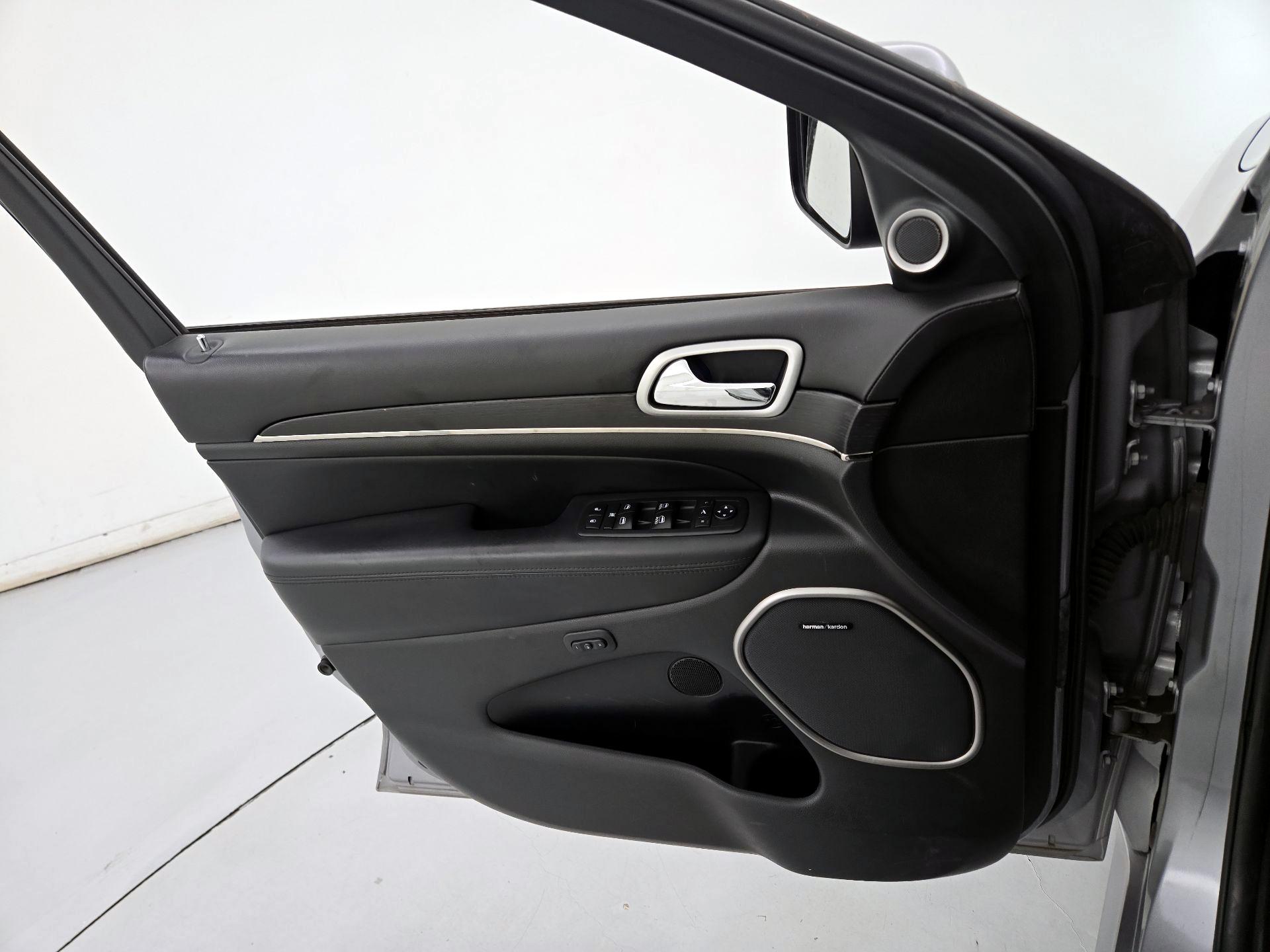 Thumbnail: 2018 Jeep Grand Cherokee - 12