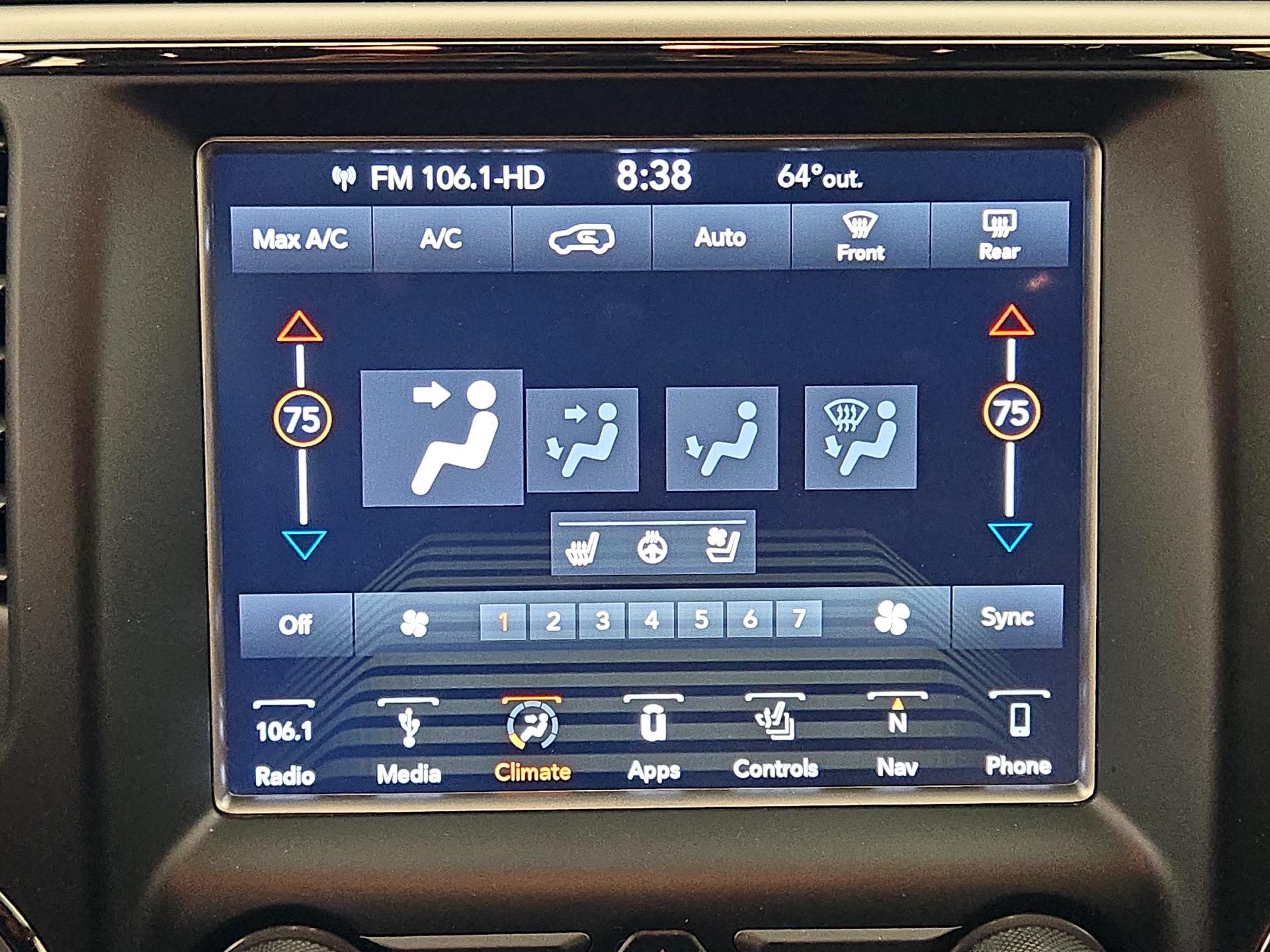 Thumbnail: 2018 Jeep Grand Cherokee - 17