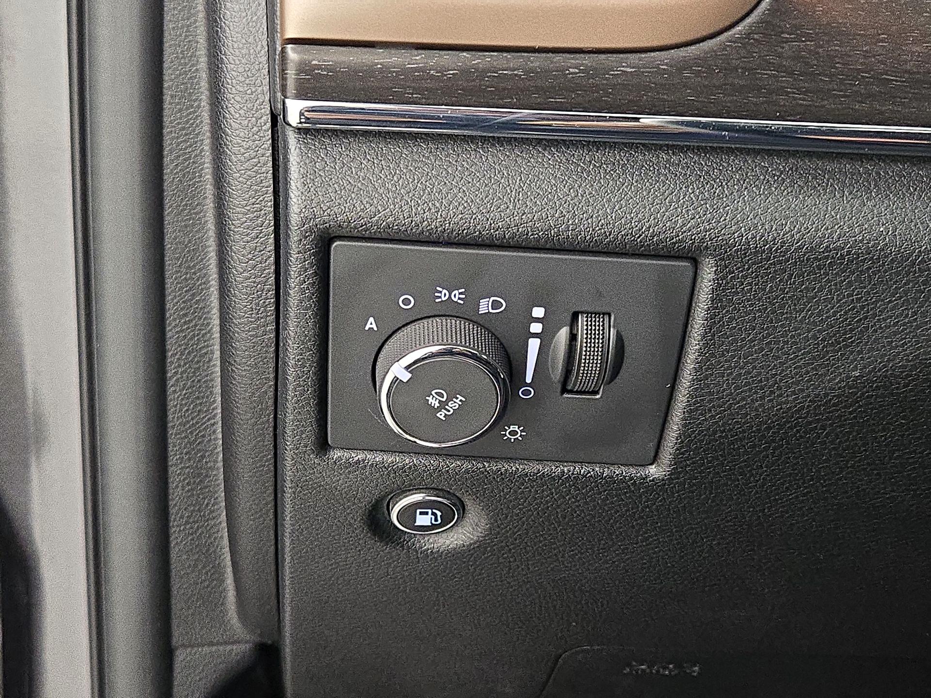 Thumbnail: 2016 Jeep Grand Cherokee - 13