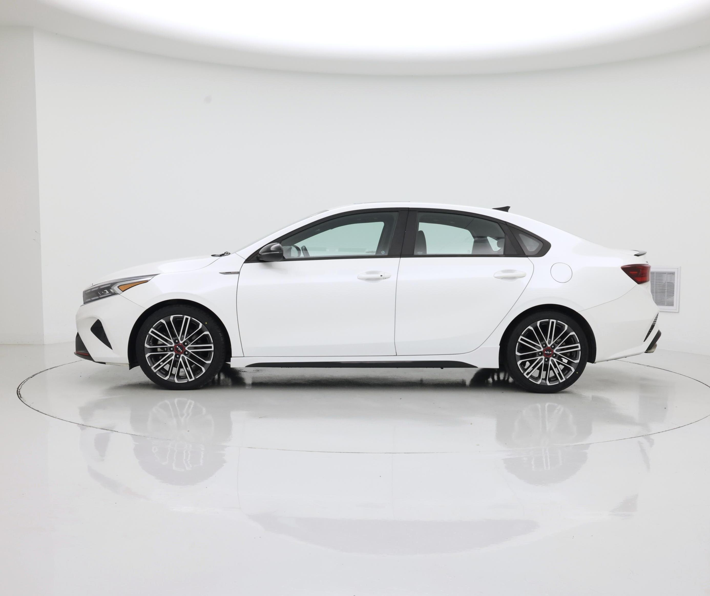 Thumbnail: 2023 Kia Forte - 3