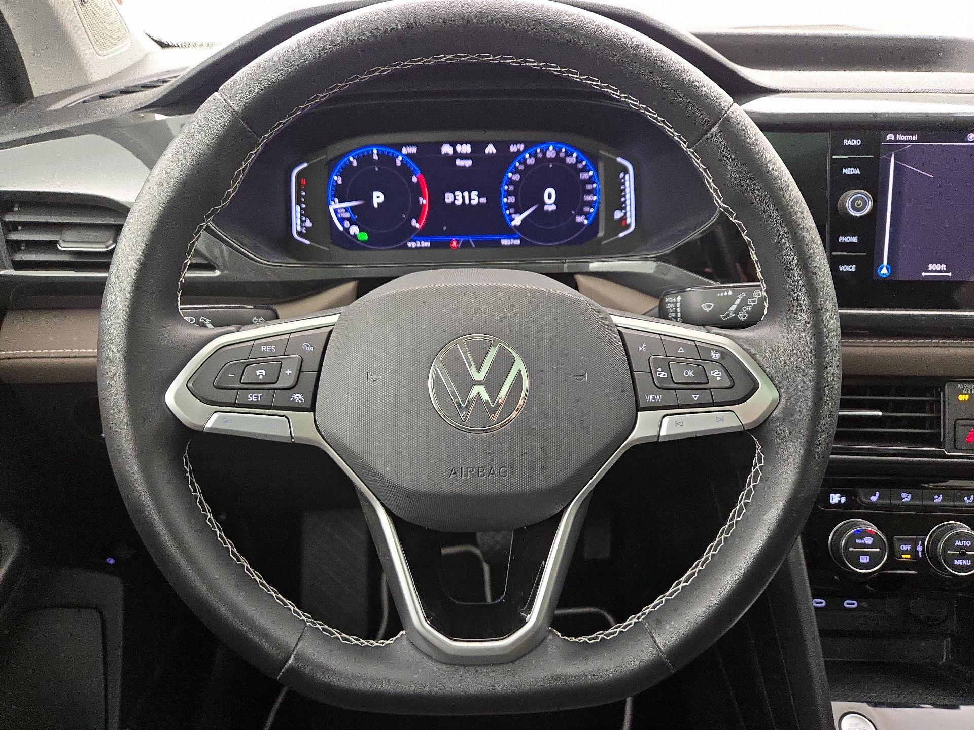 Thumbnail: 2022 Volkswagen Taos - 10