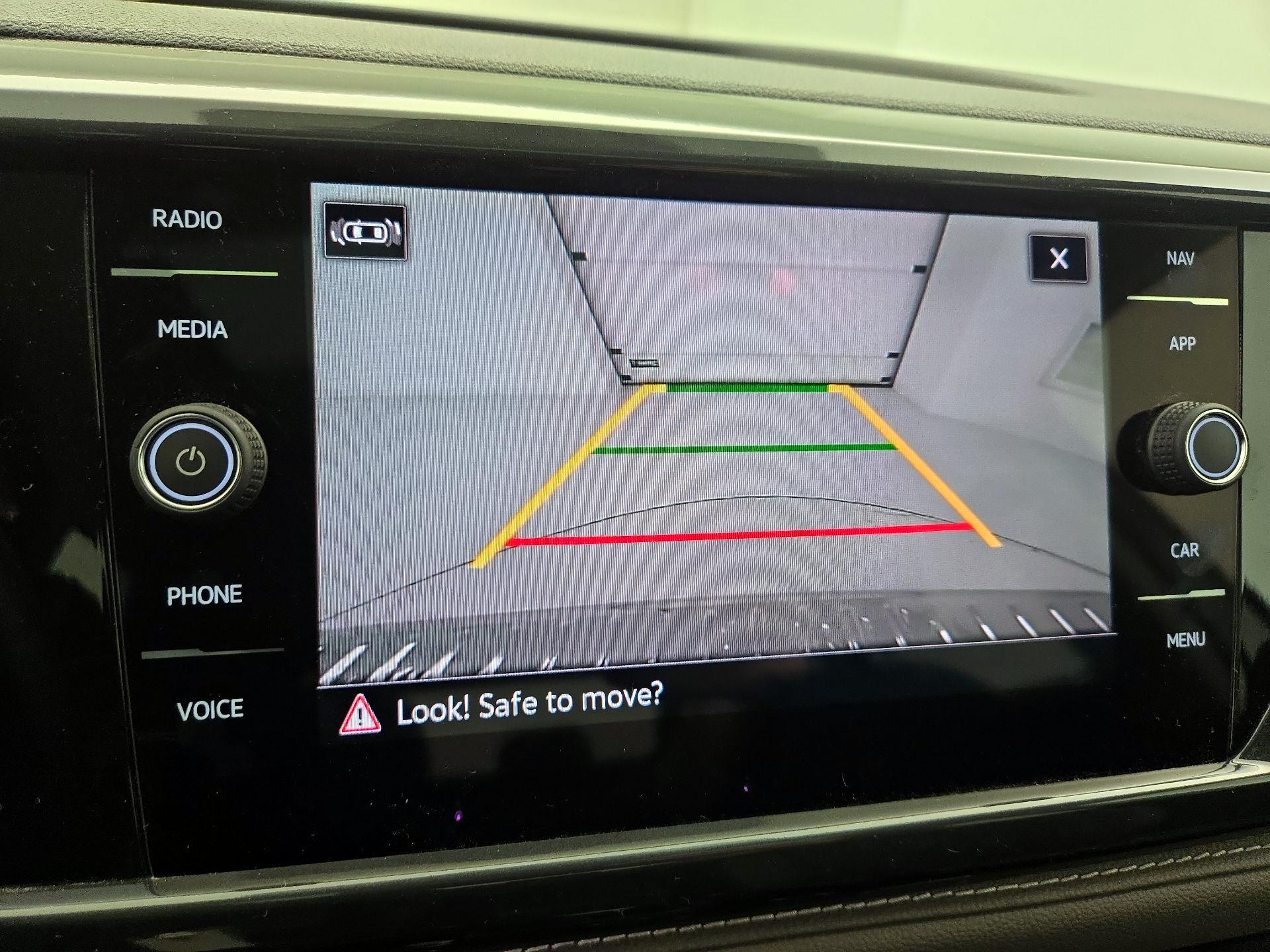 Thumbnail: 2022 Volkswagen Taos - 14