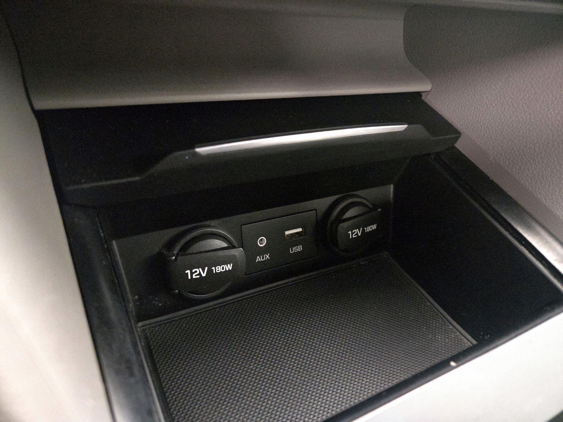 Thumbnail: 2017 Hyundai Elantra - 18