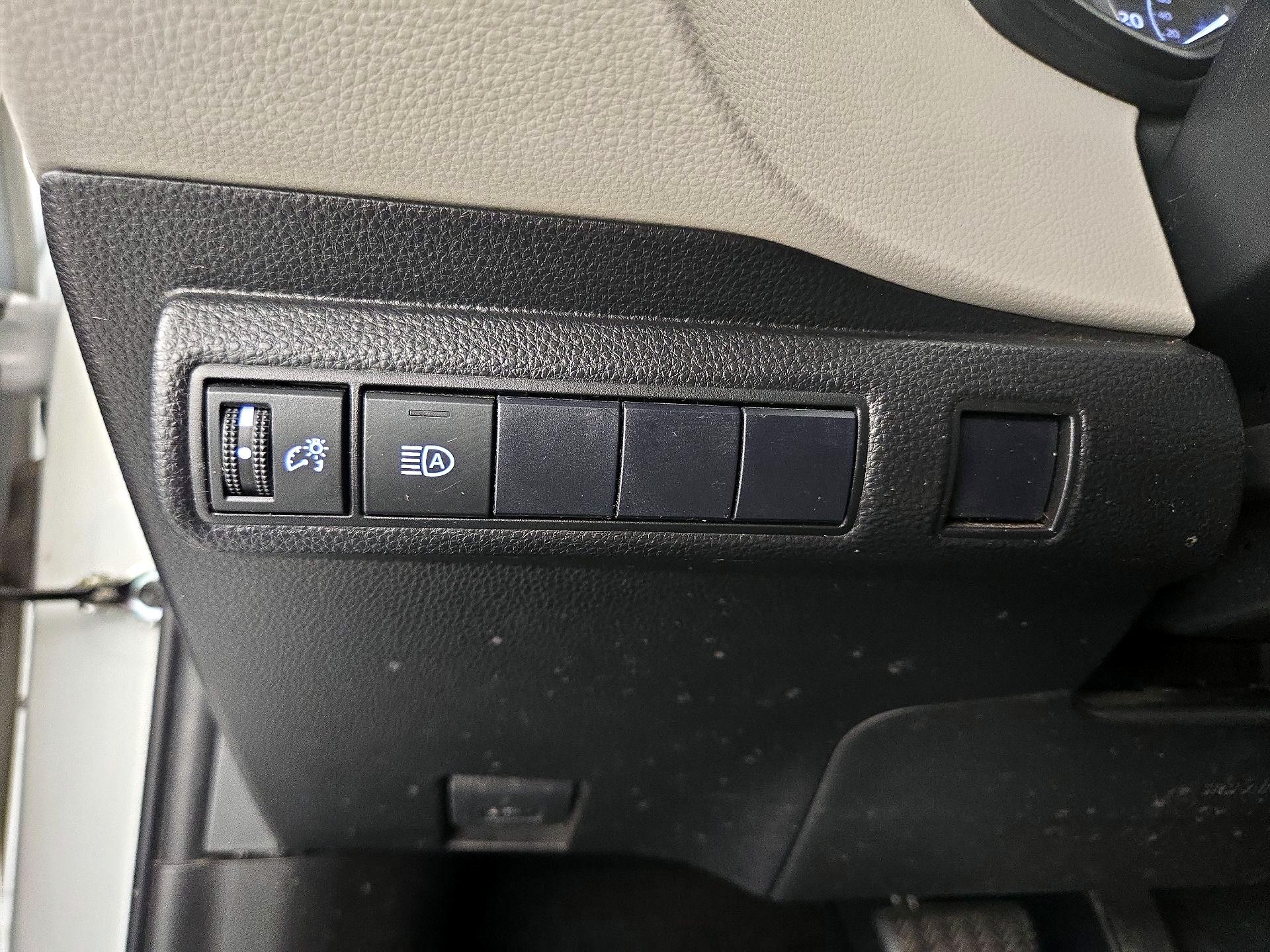 Thumbnail: 2021 Toyota Corolla - 13