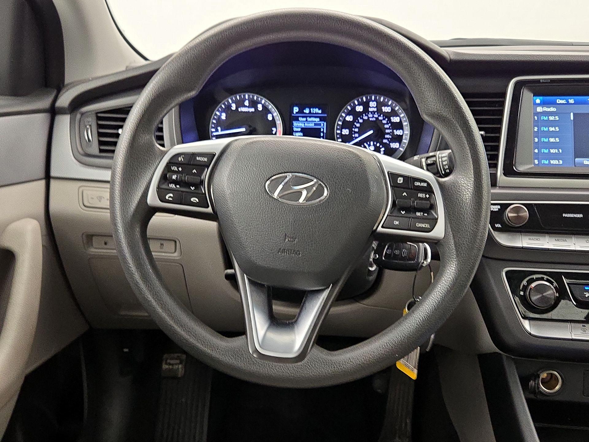 Thumbnail: 2019 Hyundai Sonata - 10