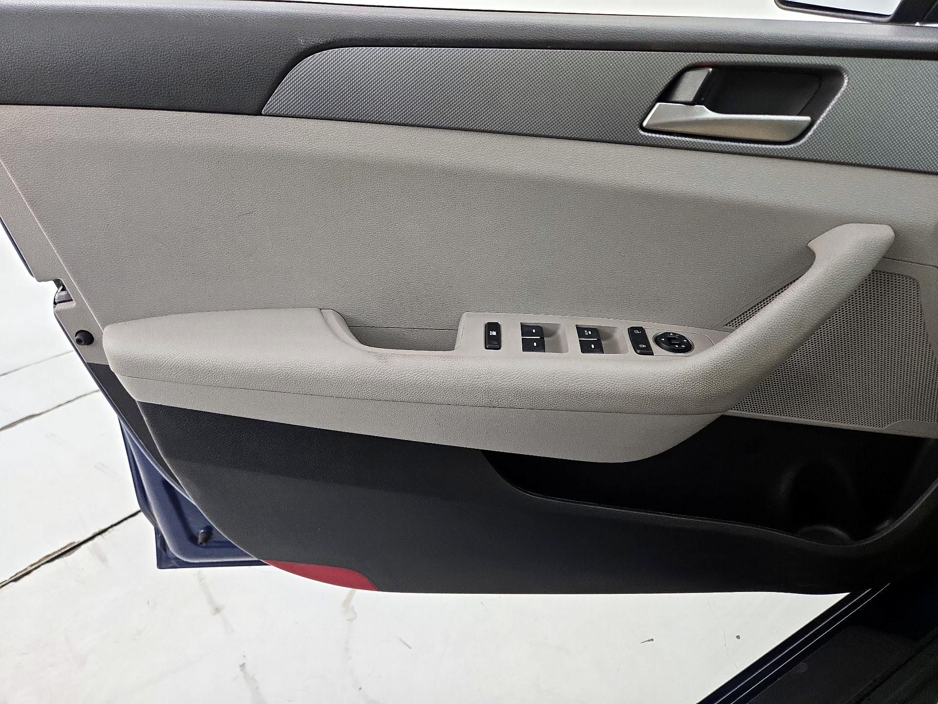 Thumbnail: 2019 Hyundai Sonata - 12