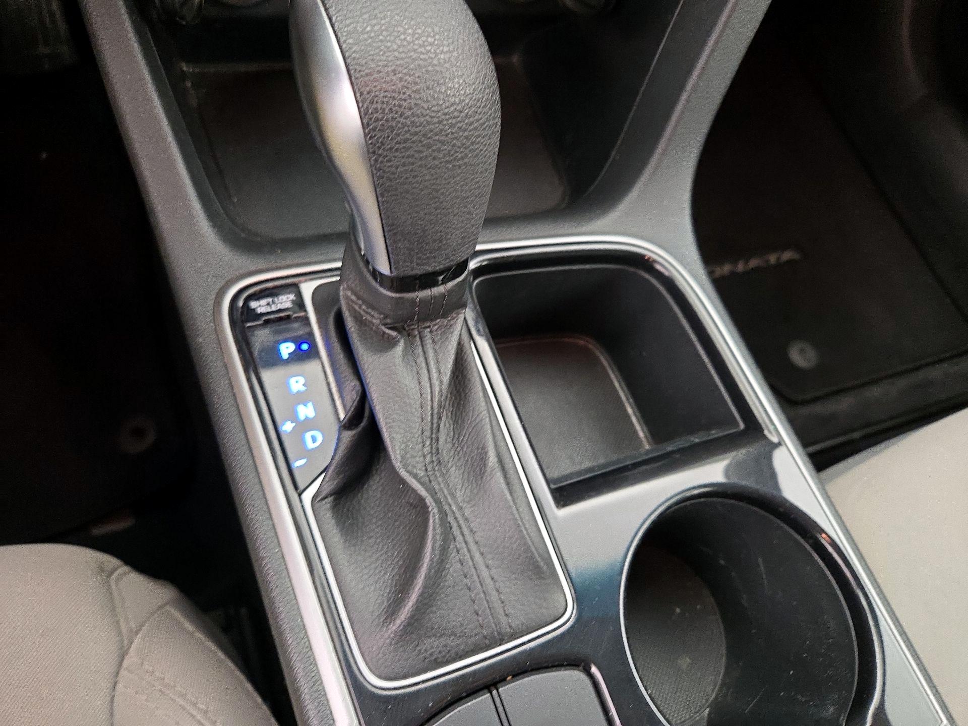 Thumbnail: 2019 Hyundai Sonata - 17