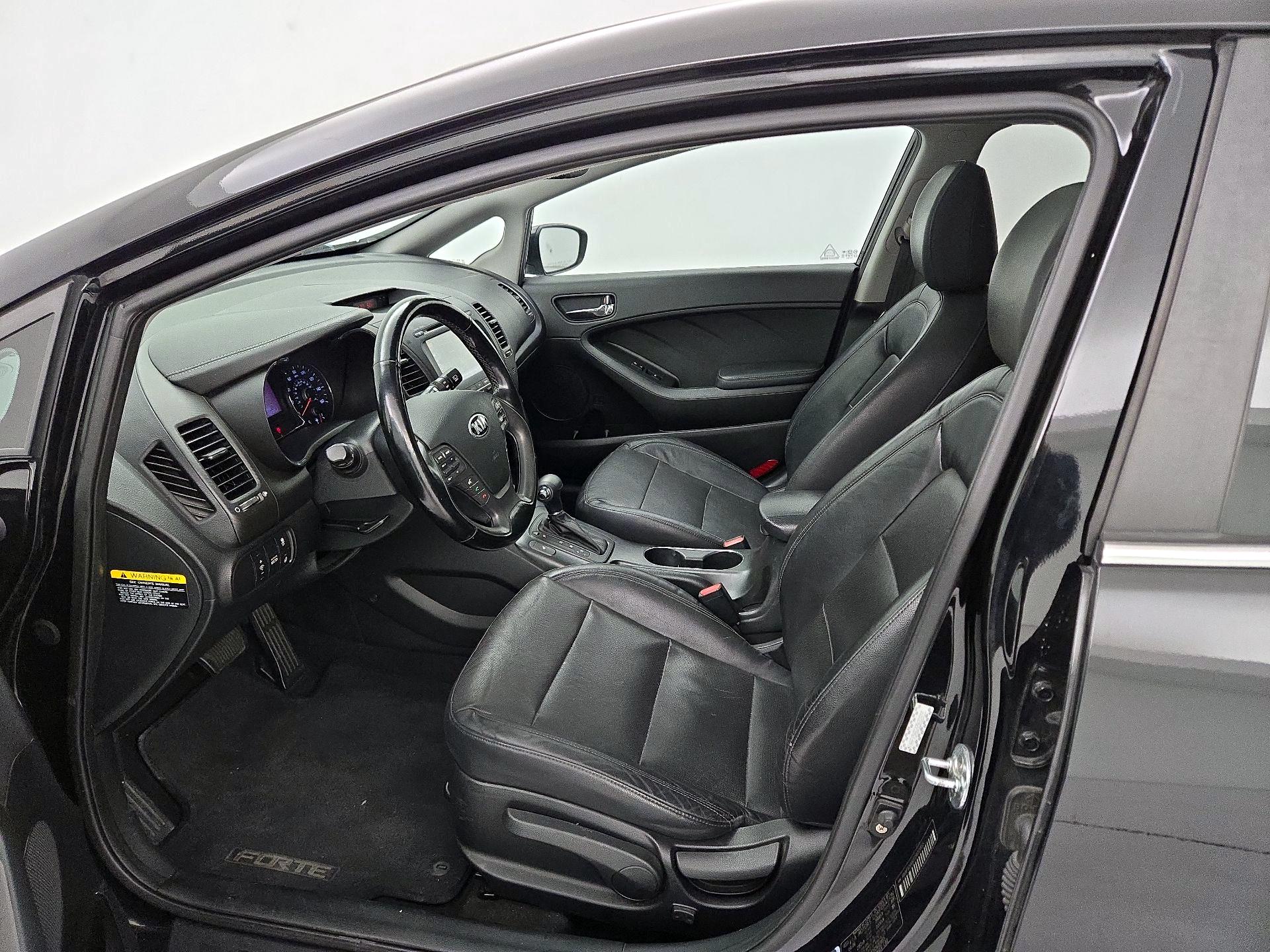 Thumbnail: 2016 Kia Forte - 11