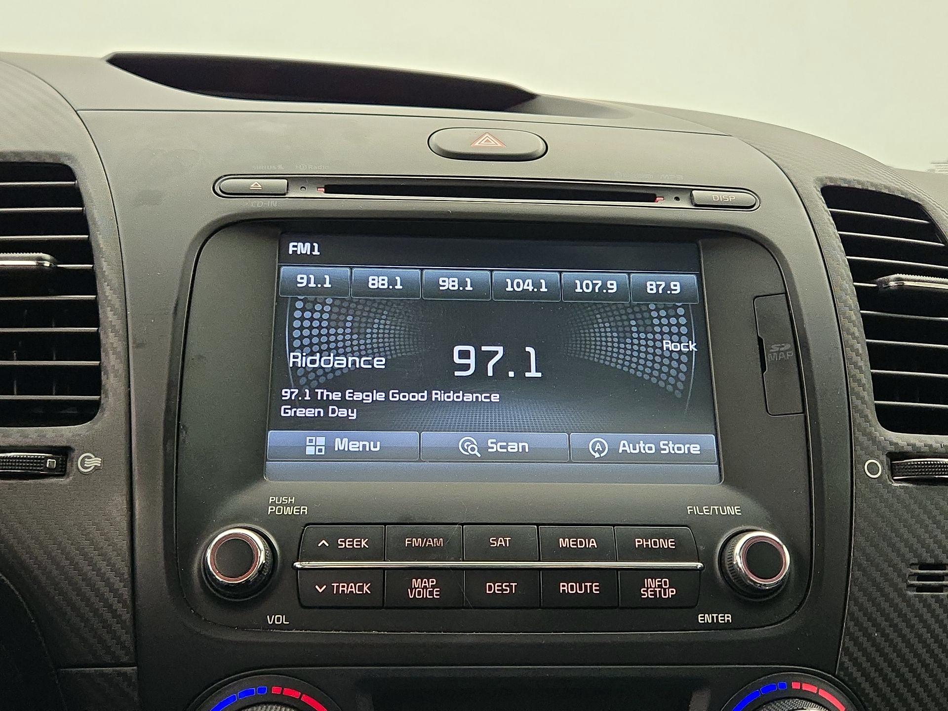 Thumbnail: 2016 Kia Forte - 16