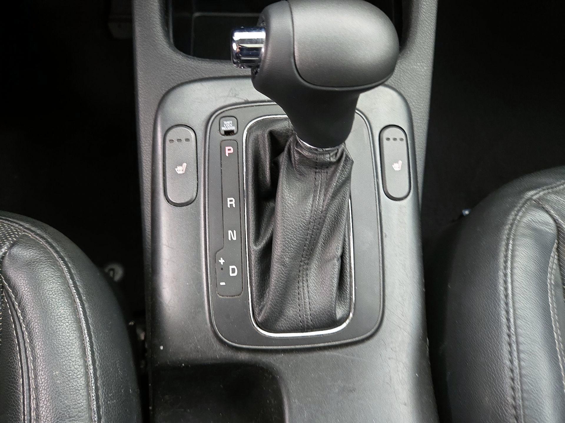 Thumbnail: 2016 Kia Forte - 18