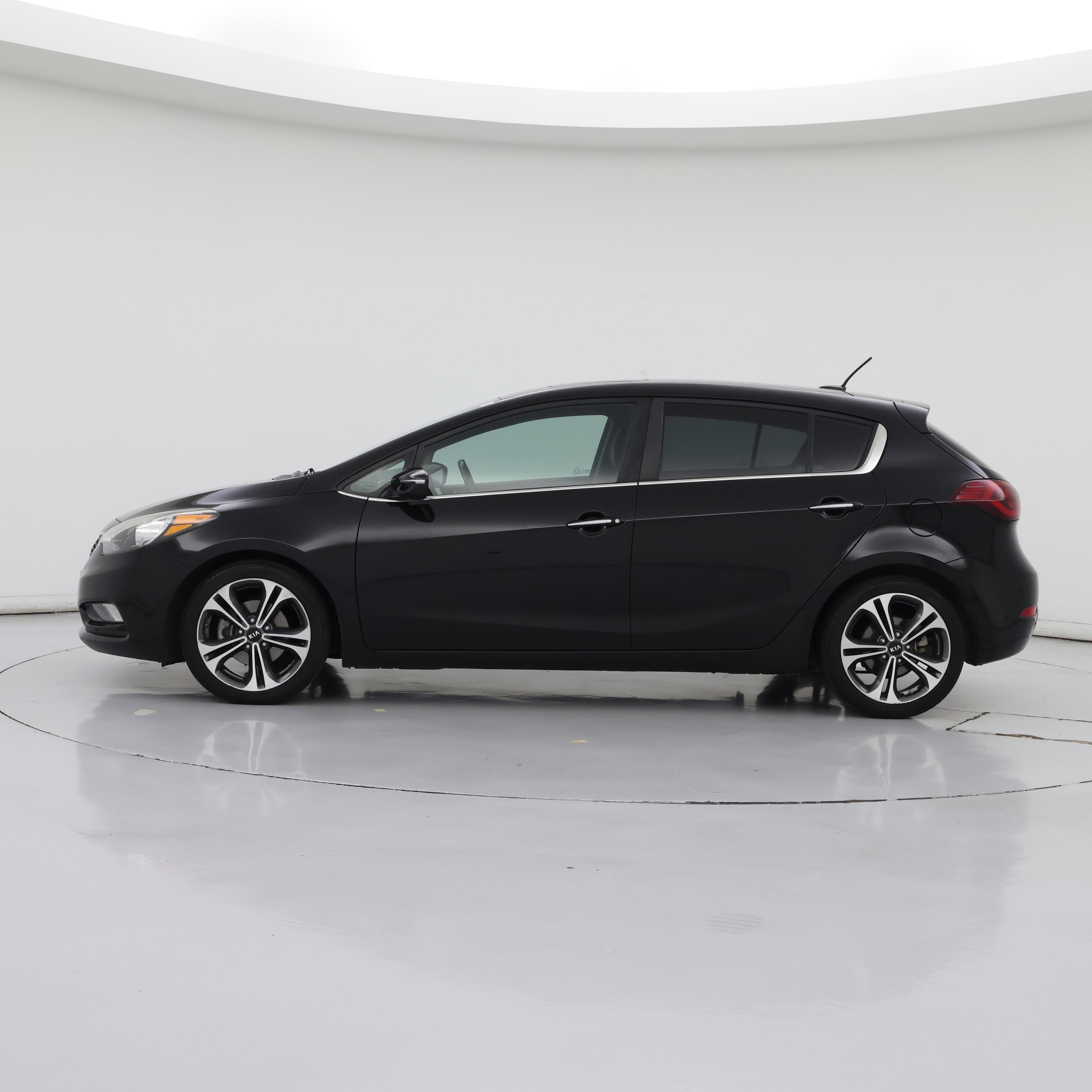 Thumbnail: 2016 Kia Forte - 3