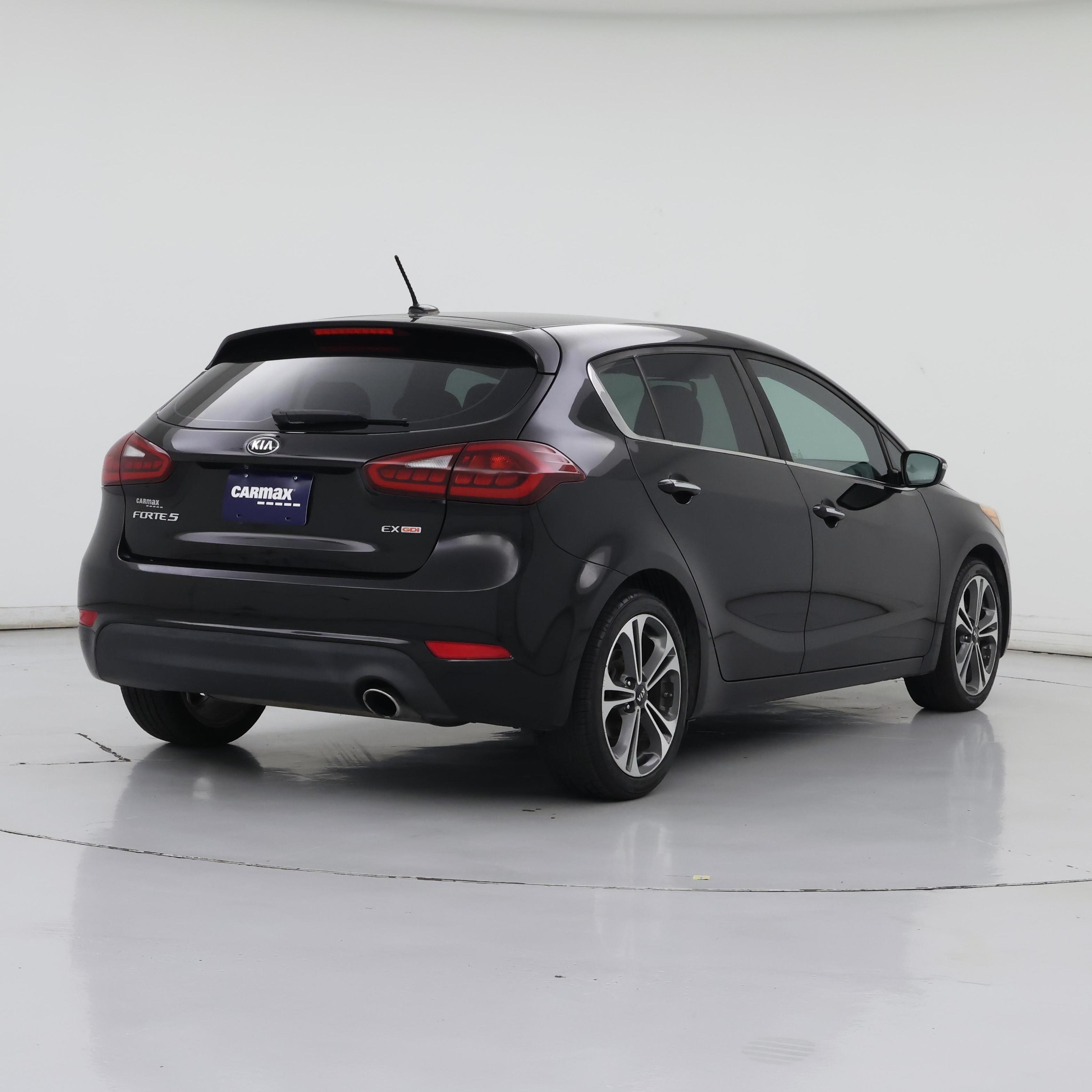 Thumbnail: 2016 Kia Forte - 8