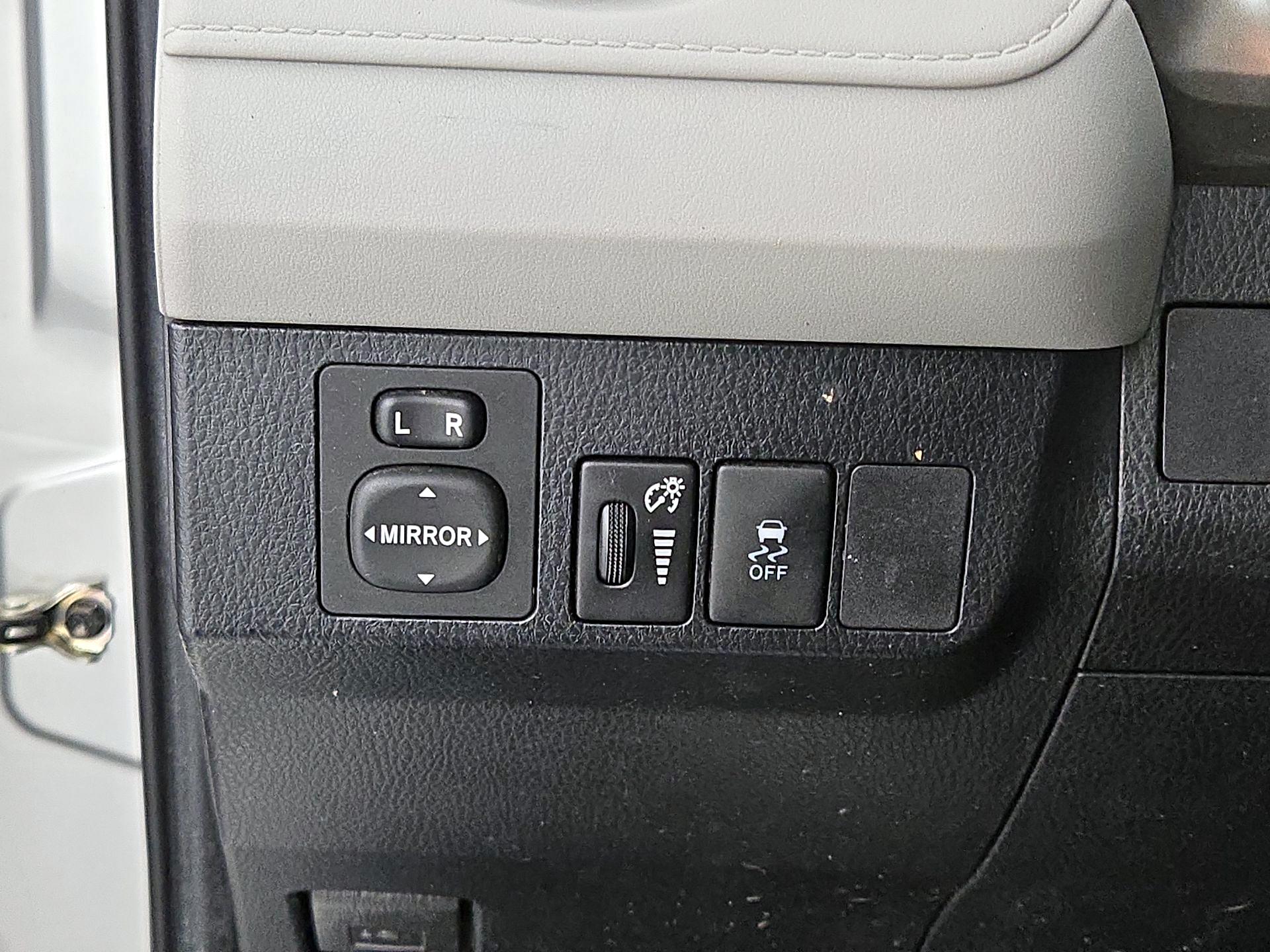 Thumbnail: 2014 Toyota RAV4 - 13