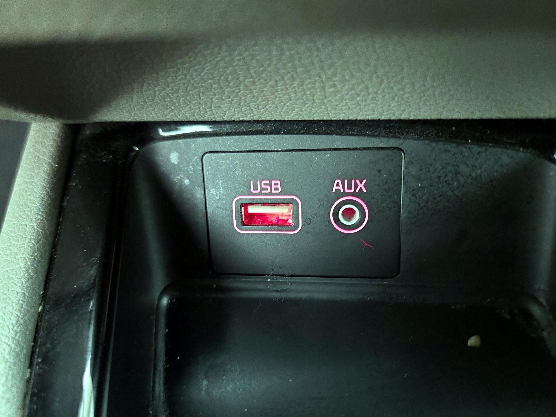 Thumbnail: 2017 Kia Sedona - 19