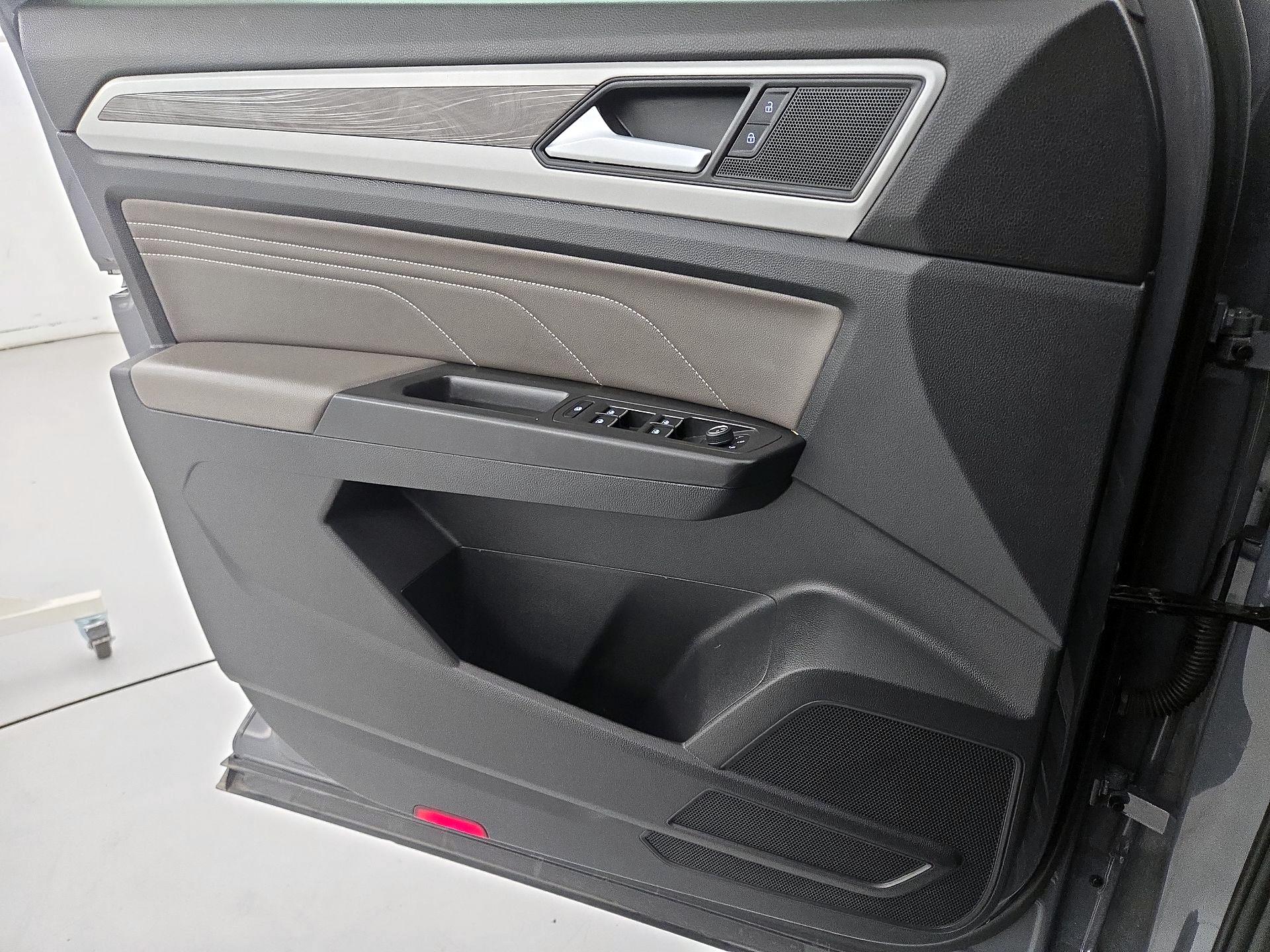 Thumbnail: 2022 Volkswagen Atlas - 12