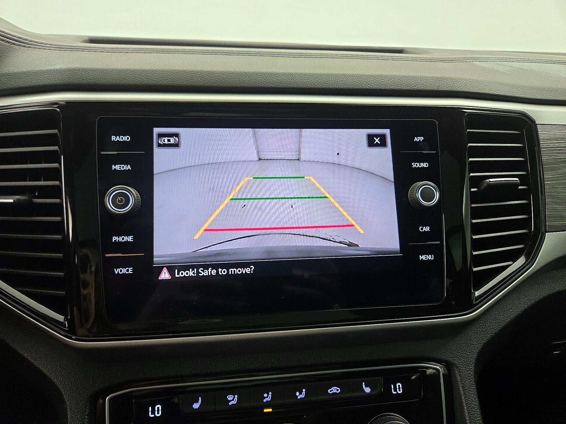 Thumbnail: 2022 Volkswagen Atlas - 14