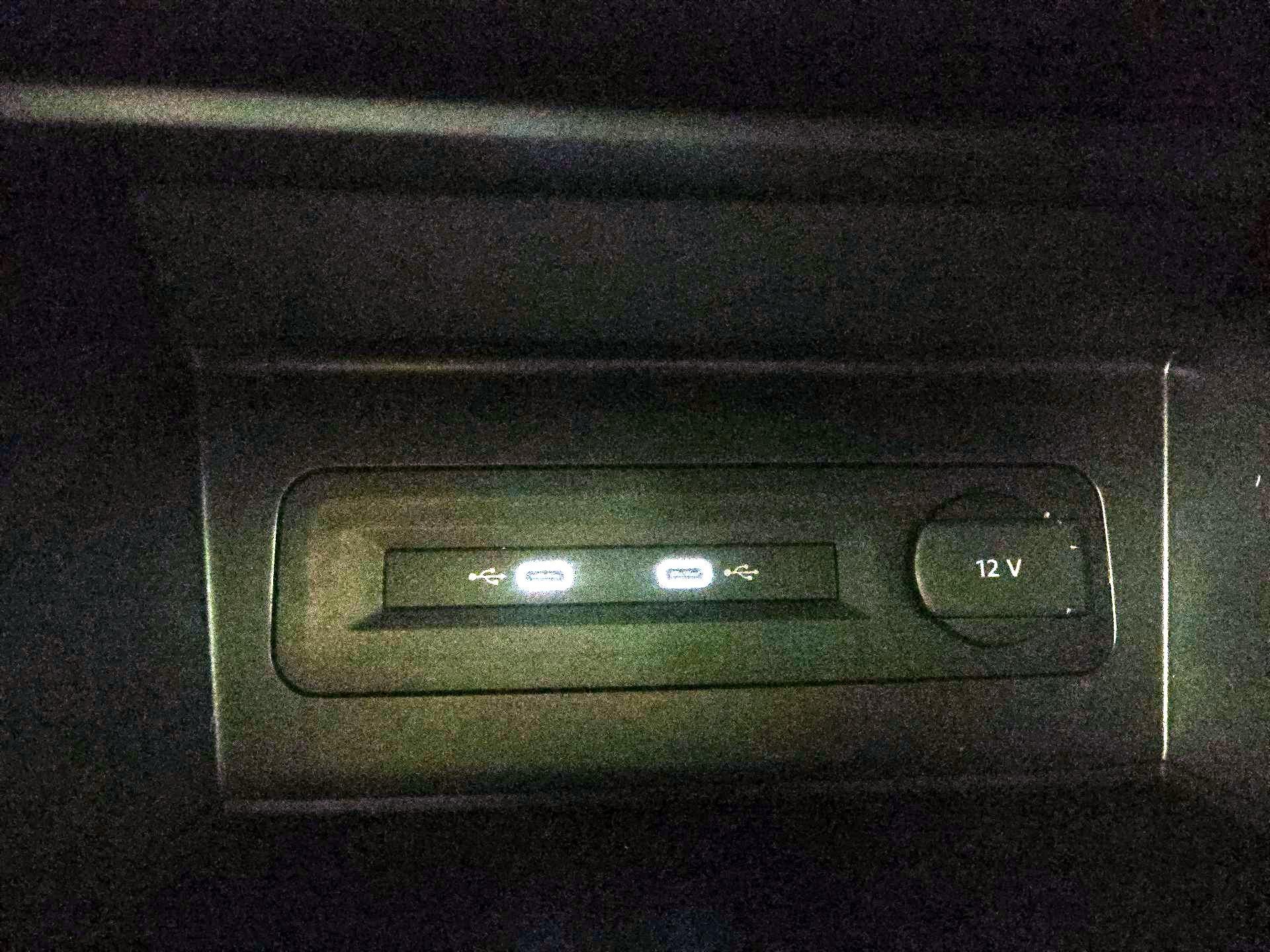 Thumbnail: 2022 Volkswagen Atlas - 18