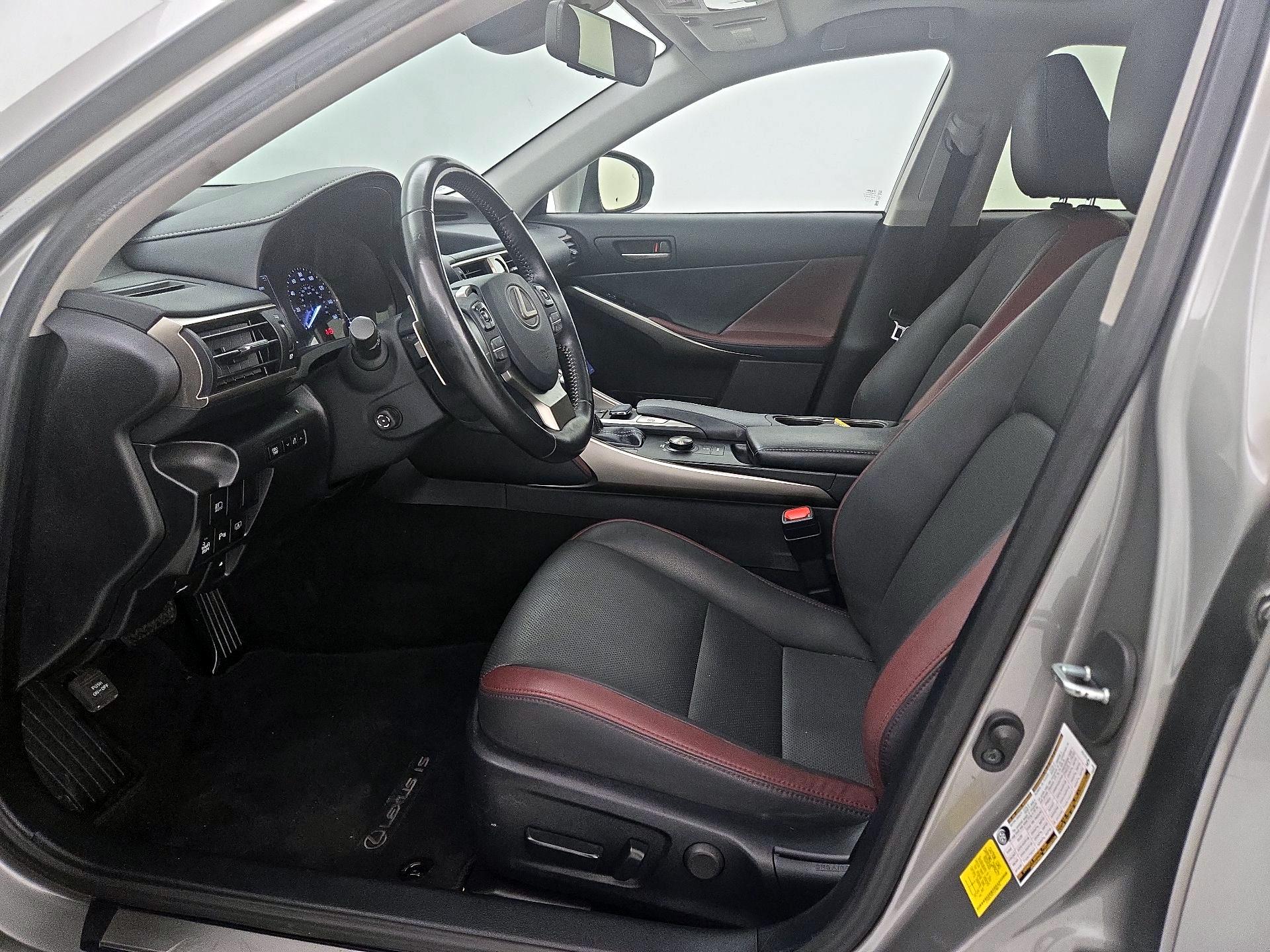 Thumbnail: 2020 Lexus IS - 11