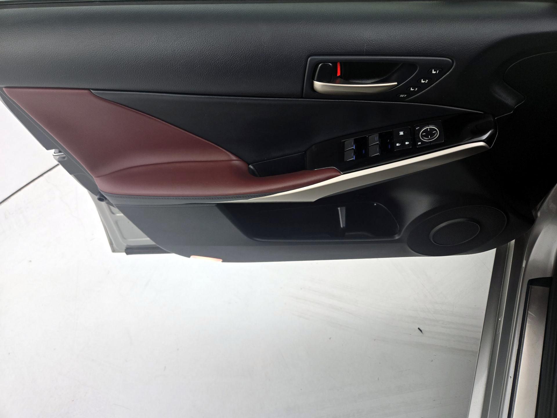 Thumbnail: 2020 Lexus IS - 12