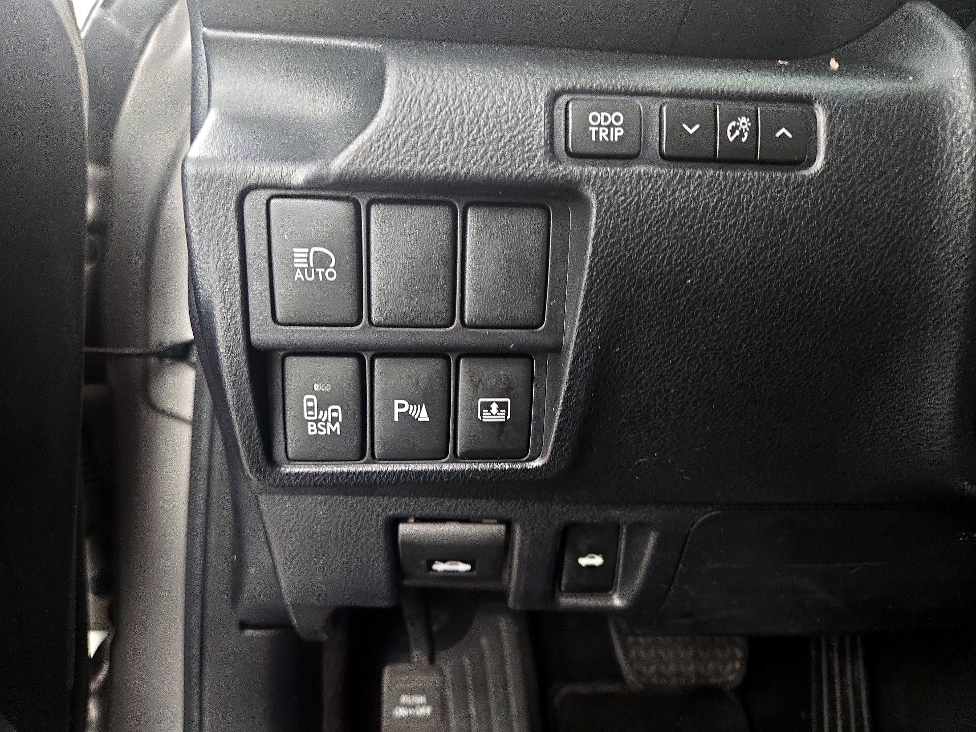 Thumbnail: 2020 Lexus IS - 13