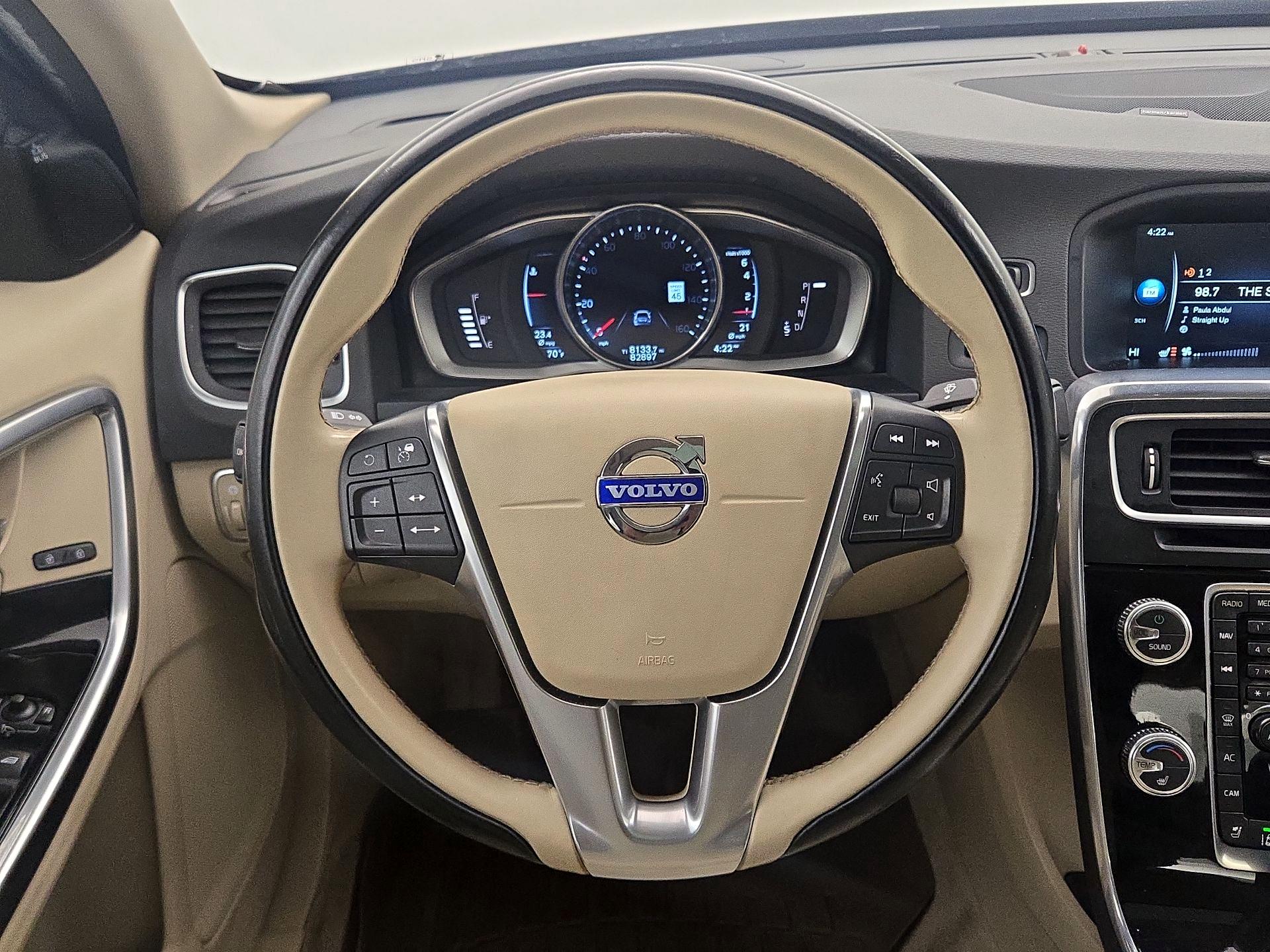 Thumbnail: 2015 Volvo S60 - 10