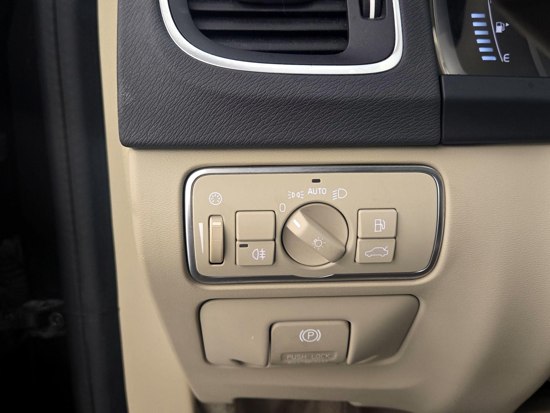 Thumbnail: 2015 Volvo S60 - 13