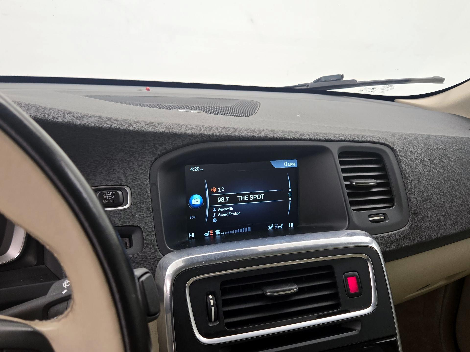 Thumbnail: 2015 Volvo S60 - 15