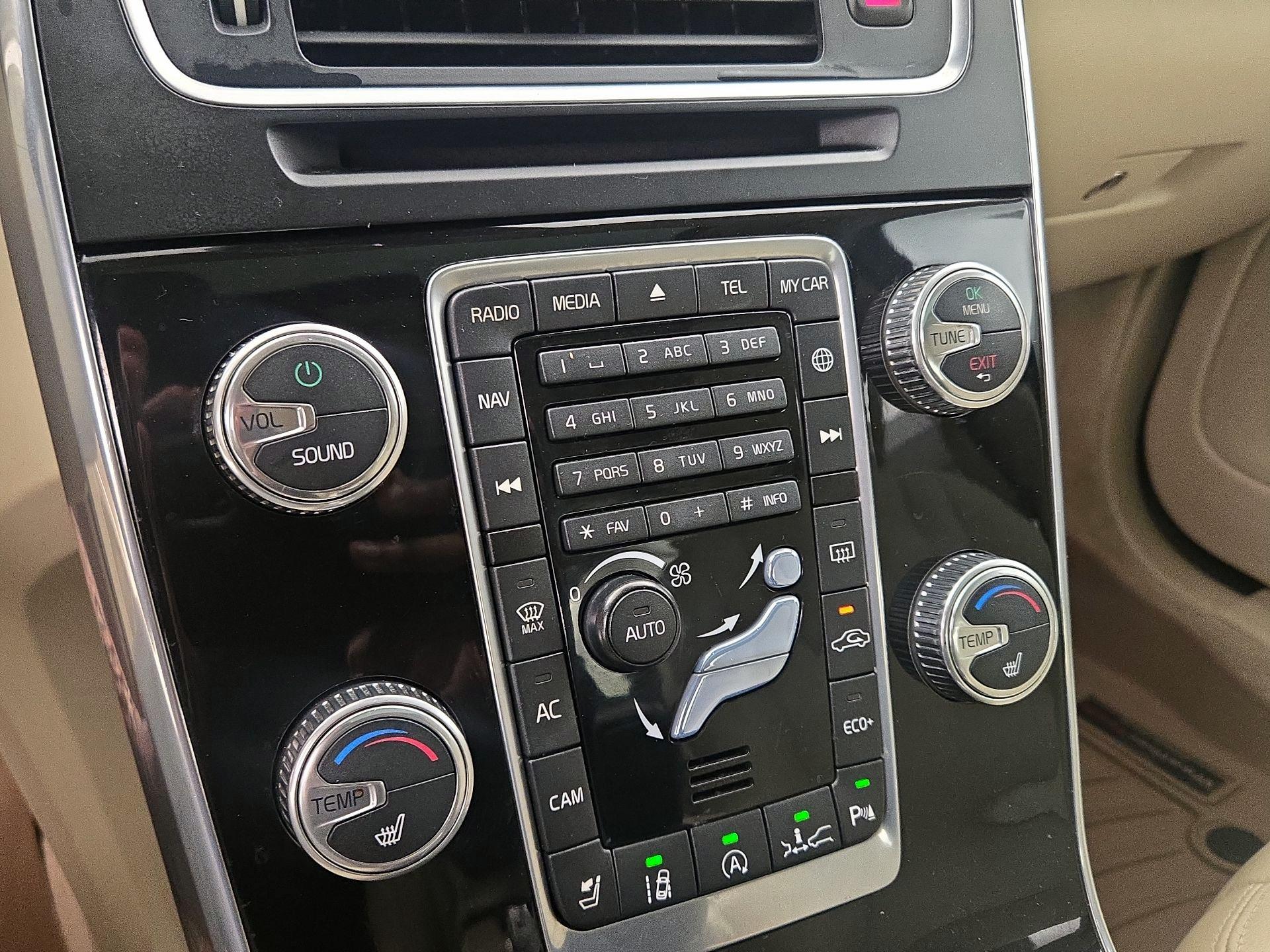 Thumbnail: 2015 Volvo S60 - 16