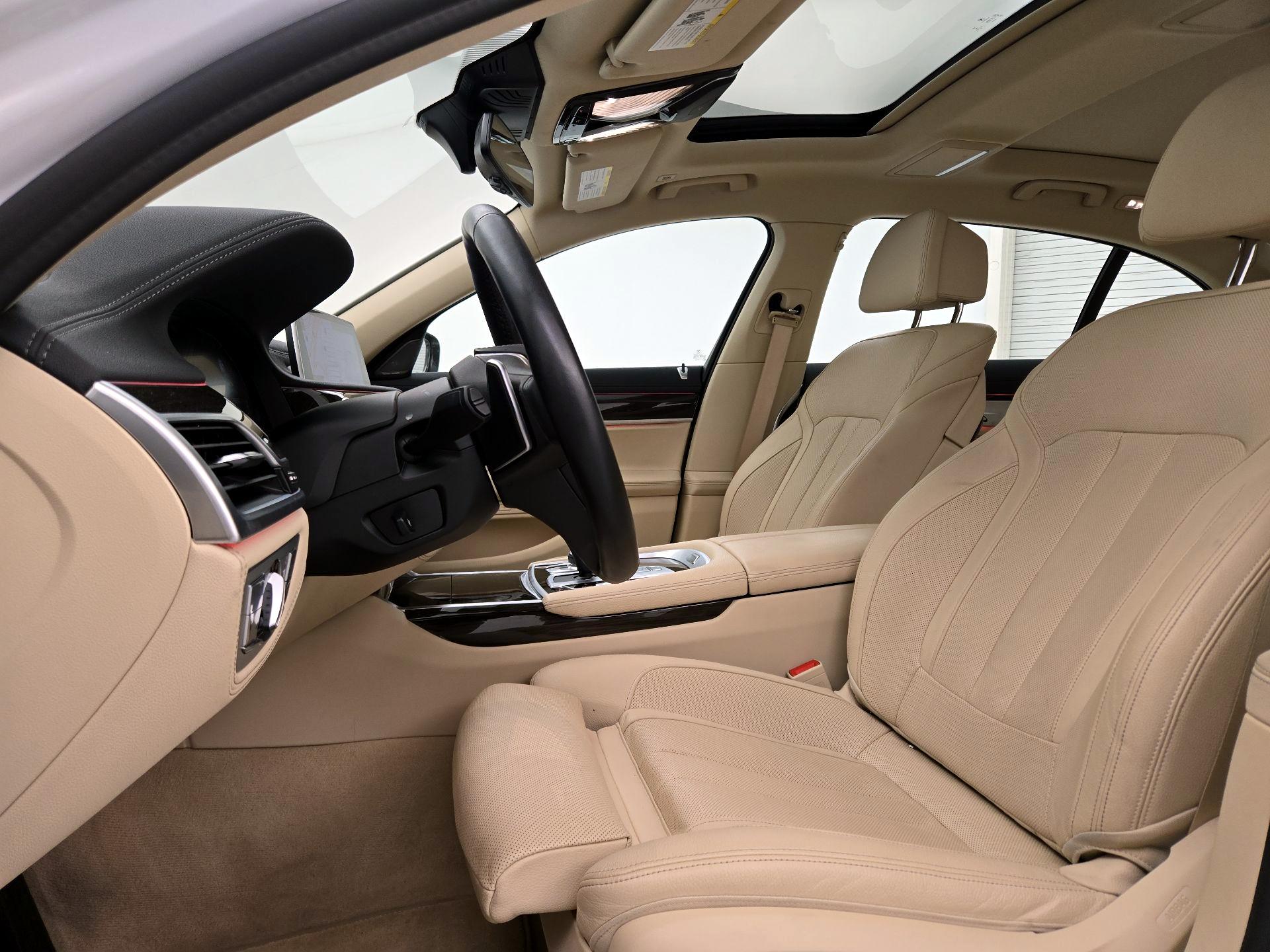 Thumbnail: 2021 BMW 7 Series - 11