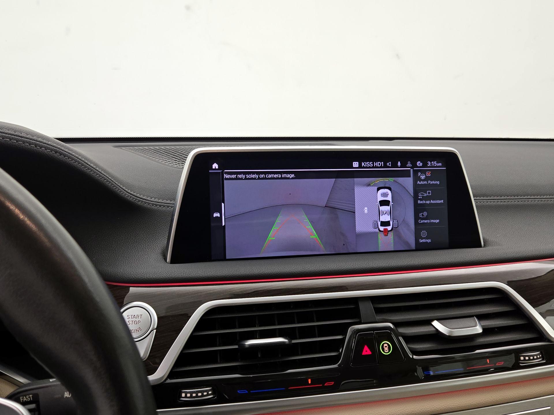 Thumbnail: 2021 BMW 7 Series - 15