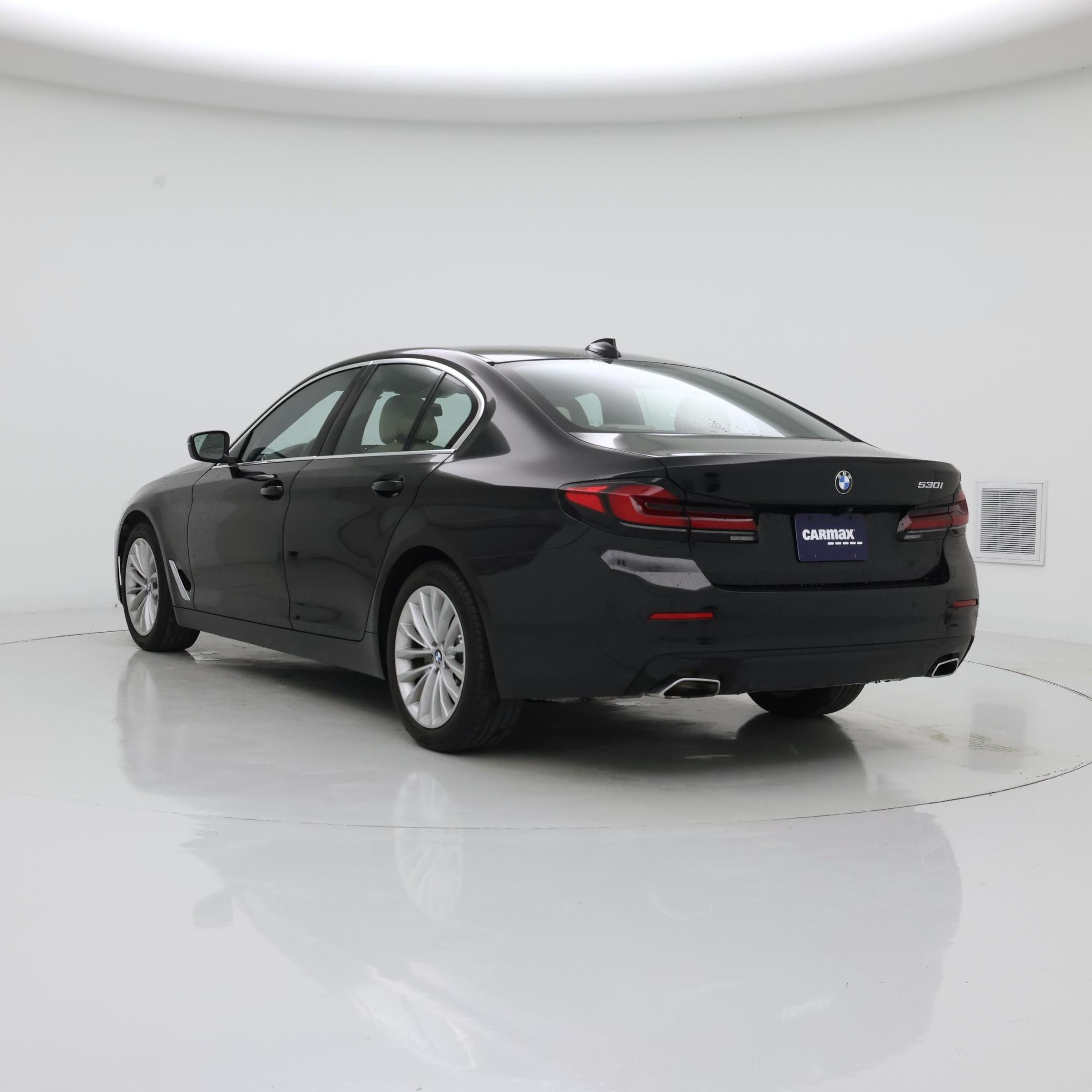 Thumbnail: 2023 BMW 5 Series - 2