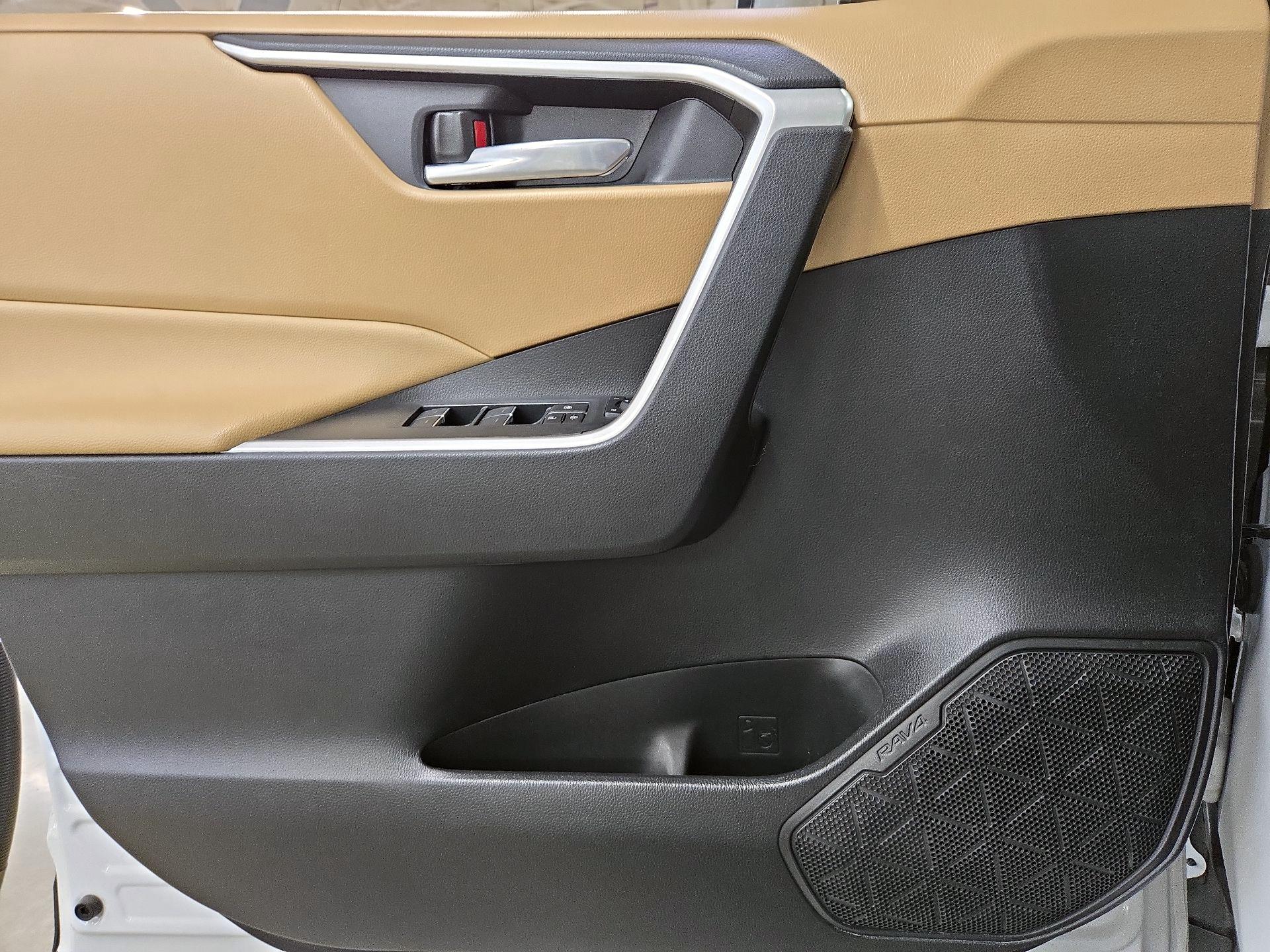 Thumbnail: 2023 Toyota RAV4 - 12