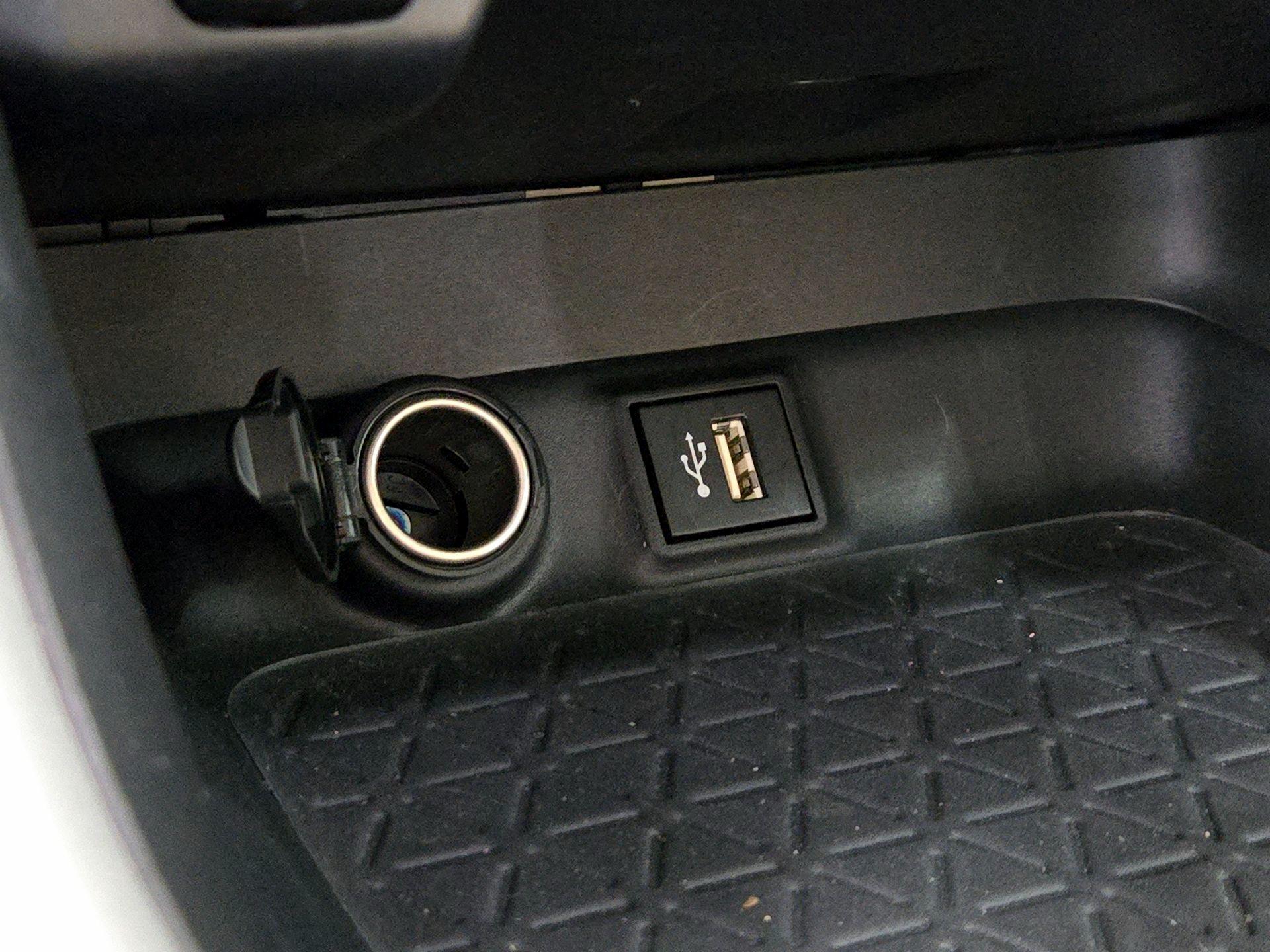 Thumbnail: 2023 Toyota RAV4 - 18