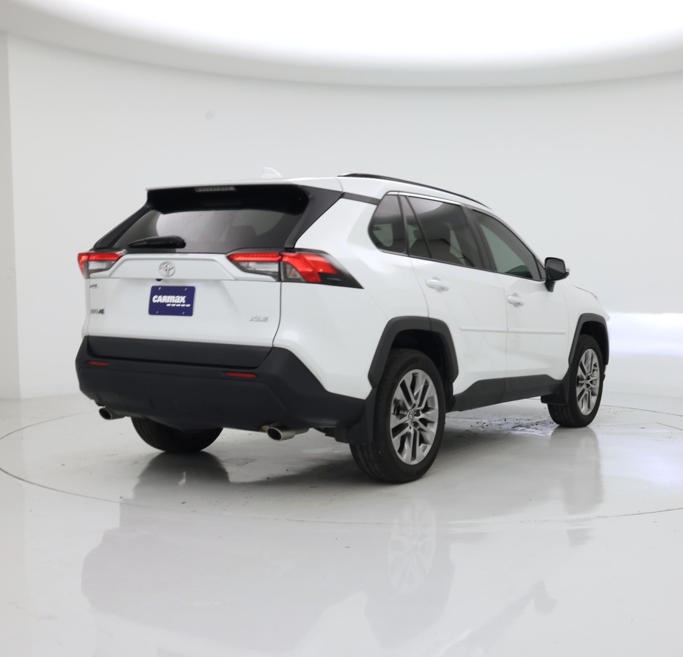 Thumbnail: 2023 Toyota RAV4 - 8