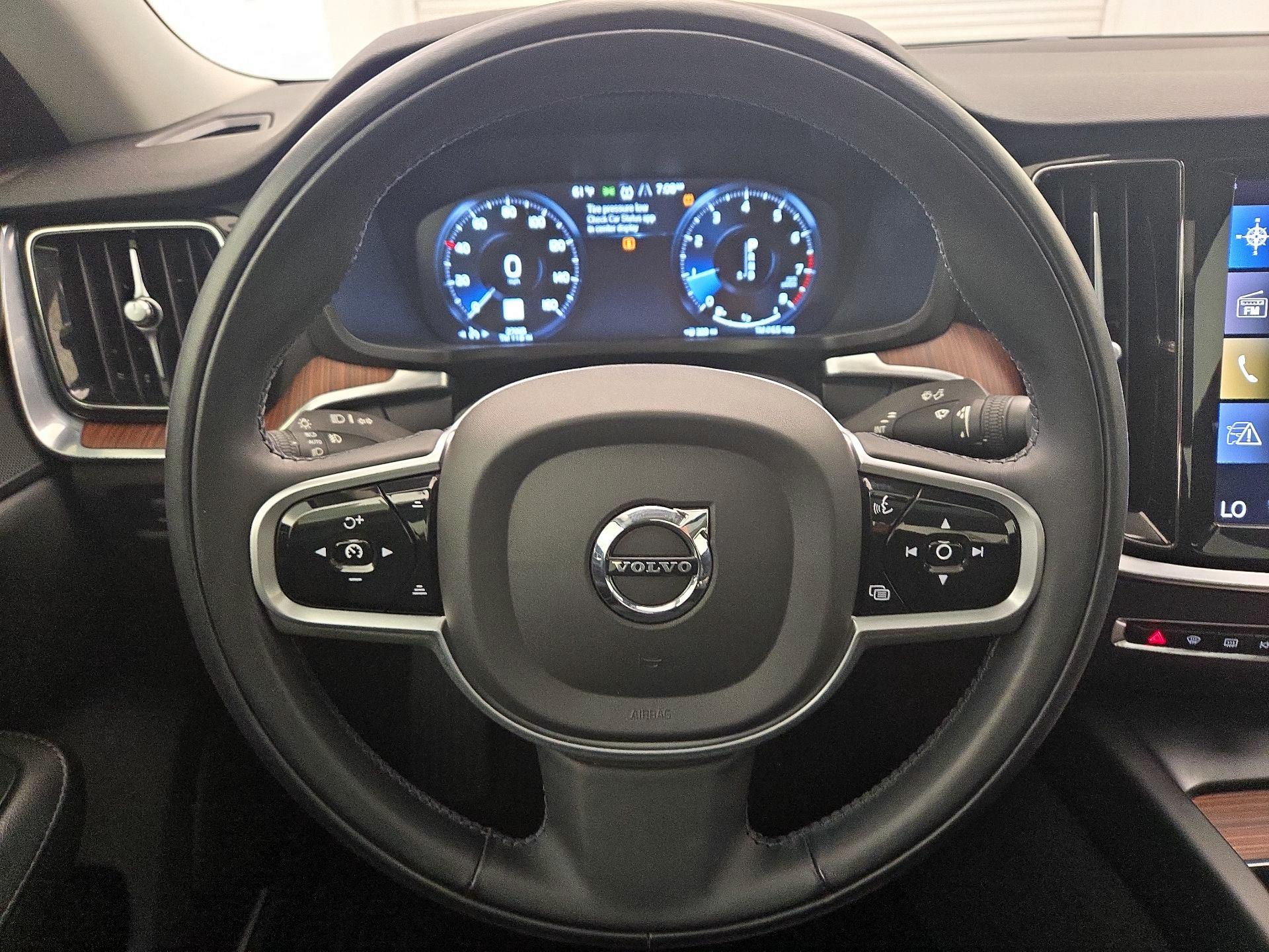 Thumbnail: 2021 Volvo S60 - 10