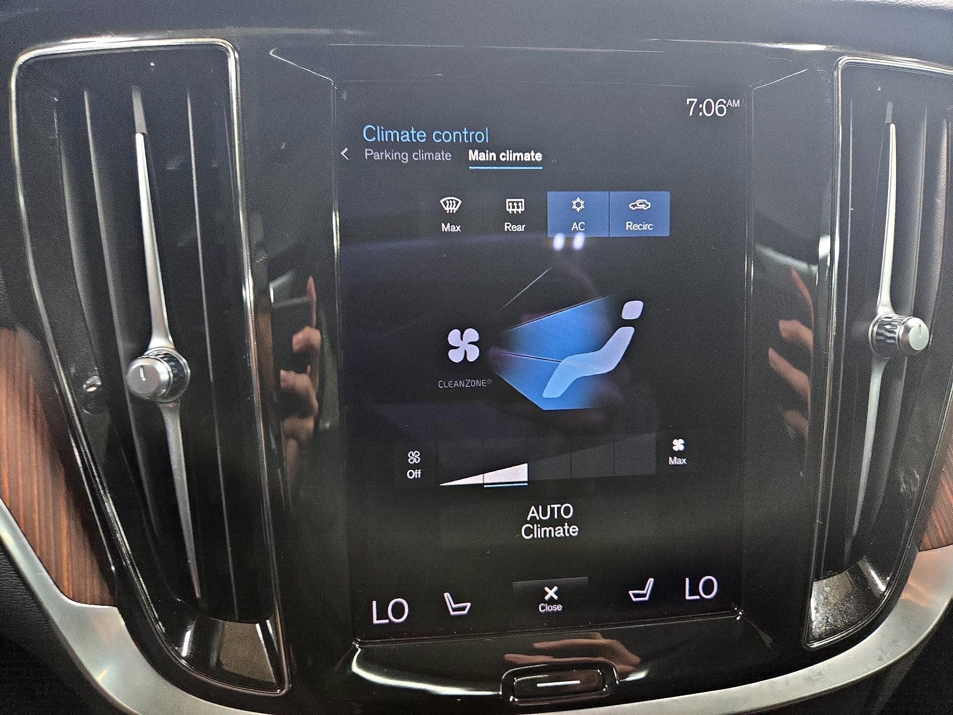 Thumbnail: 2021 Volvo S60 - 16