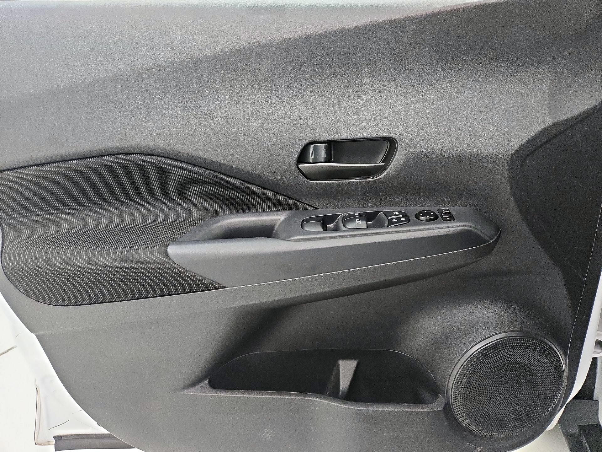 Thumbnail: 2023 Nissan Kicks - 12