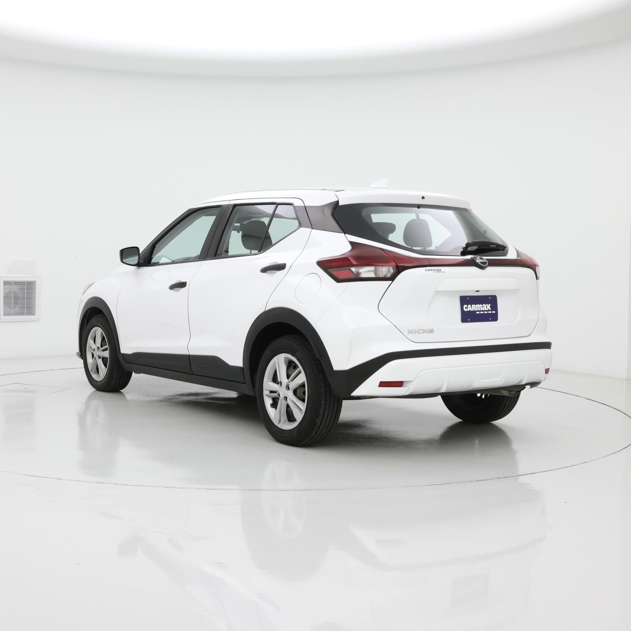 Thumbnail: 2023 Nissan Kicks - 2