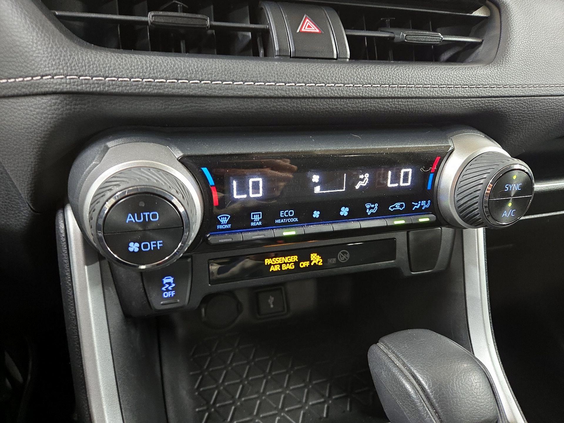 Thumbnail: 2021 Toyota RAV4 - 15