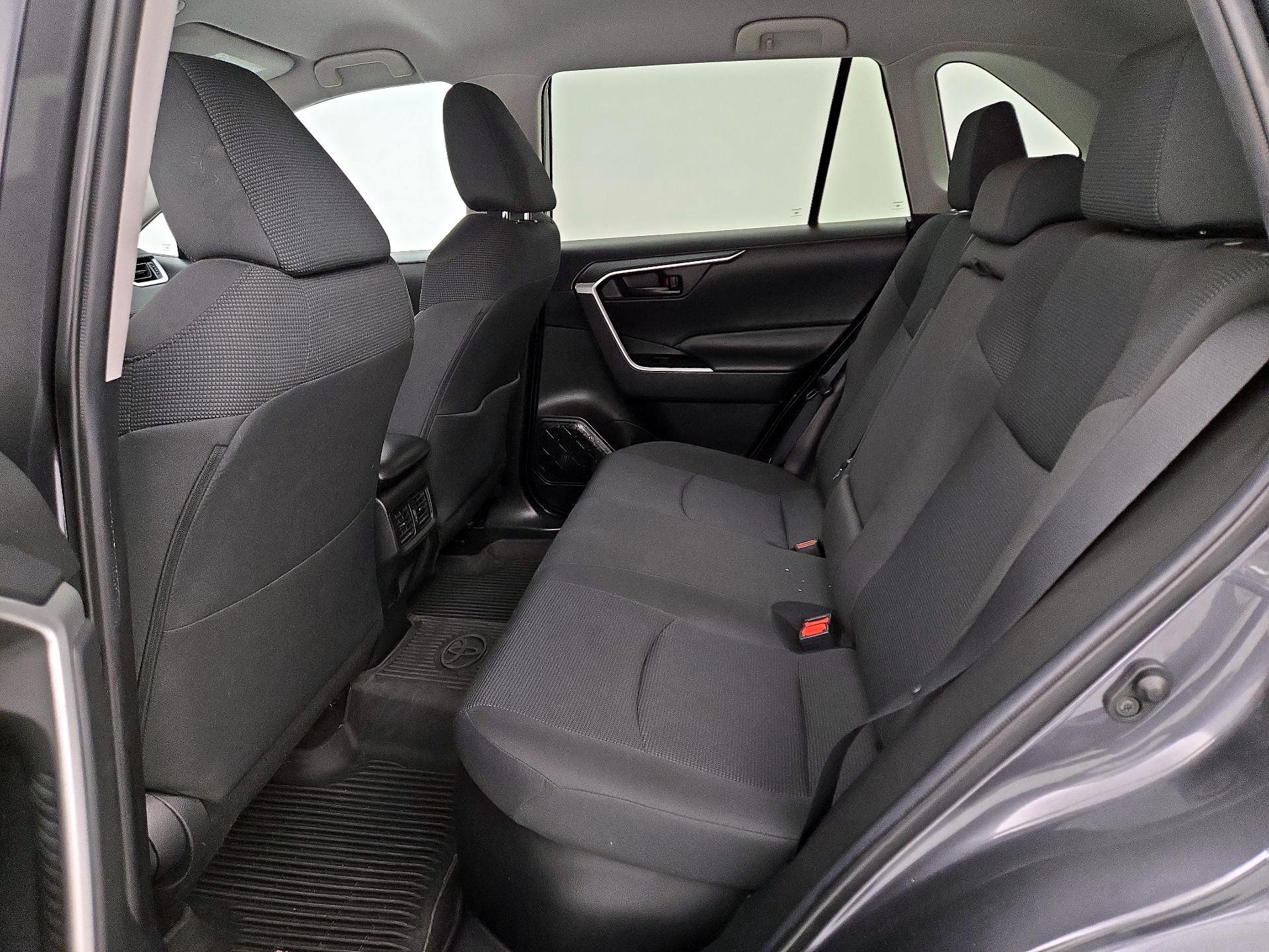 Thumbnail: 2021 Toyota RAV4 - 18