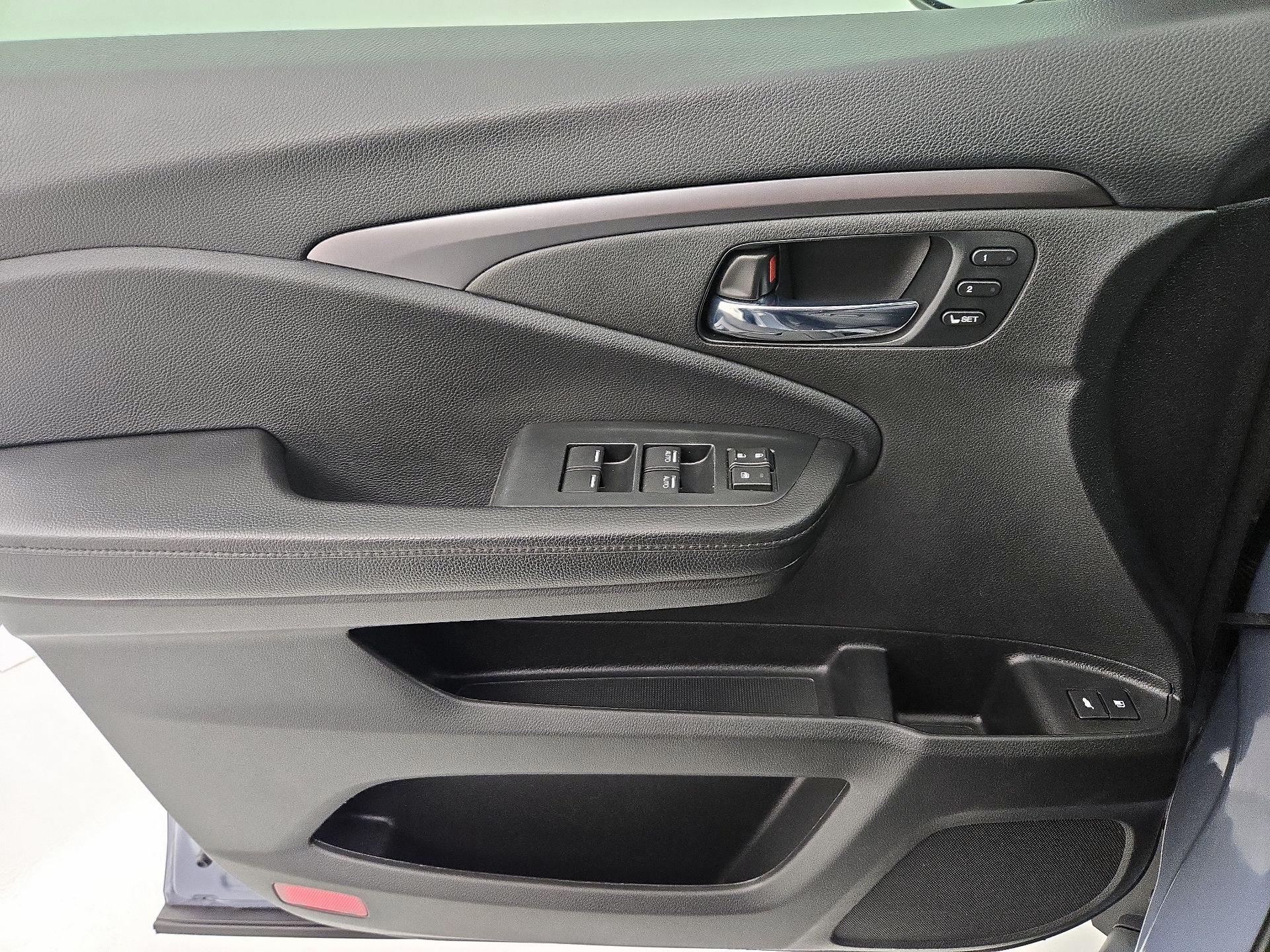 Thumbnail: 2022 Honda Pilot - 12