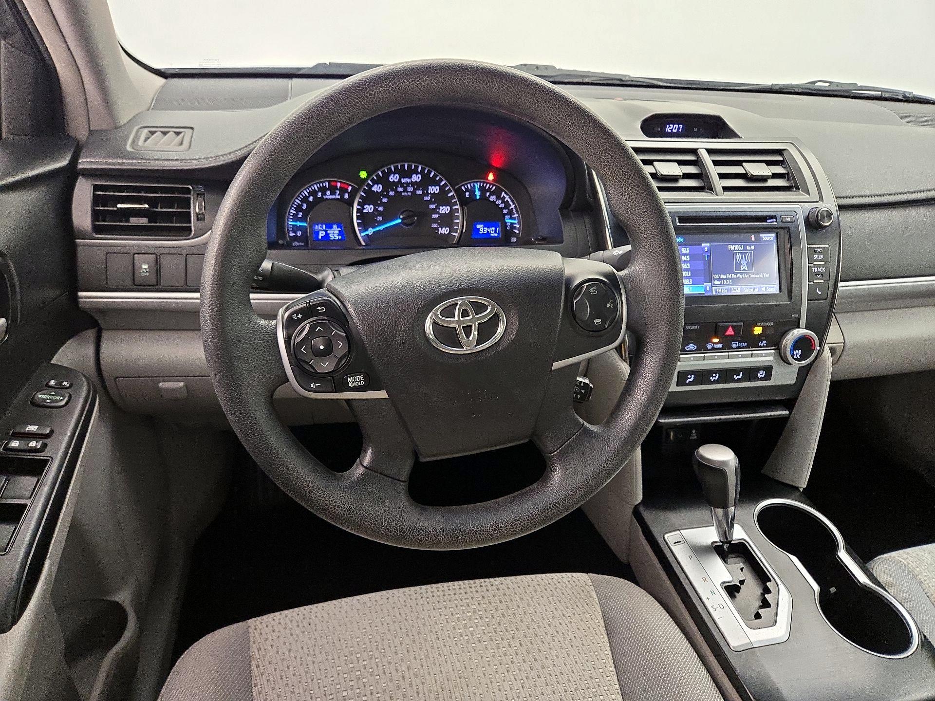 Thumbnail: 2014 Toyota Camry - 10