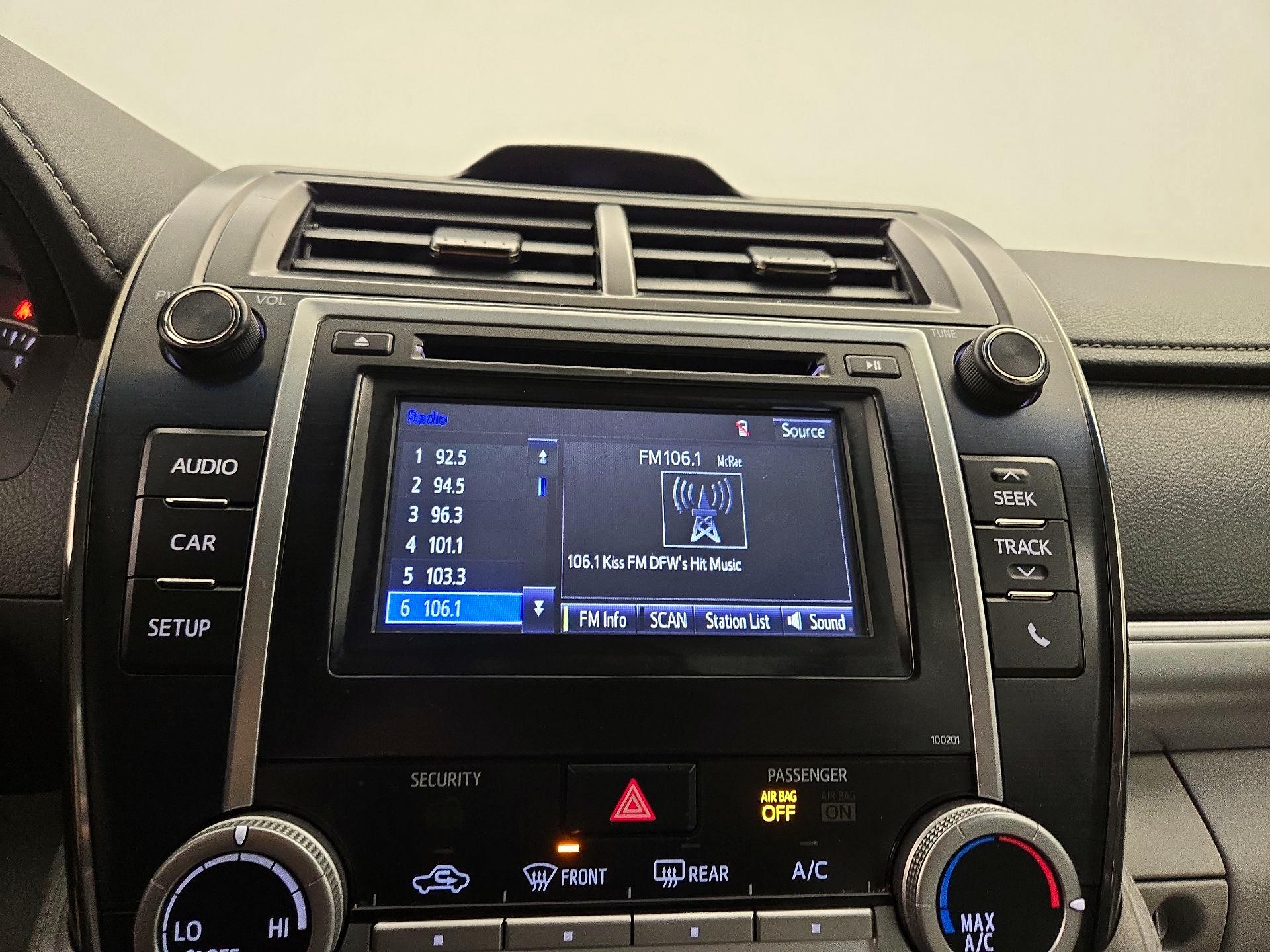 Thumbnail: 2014 Toyota Camry - 14