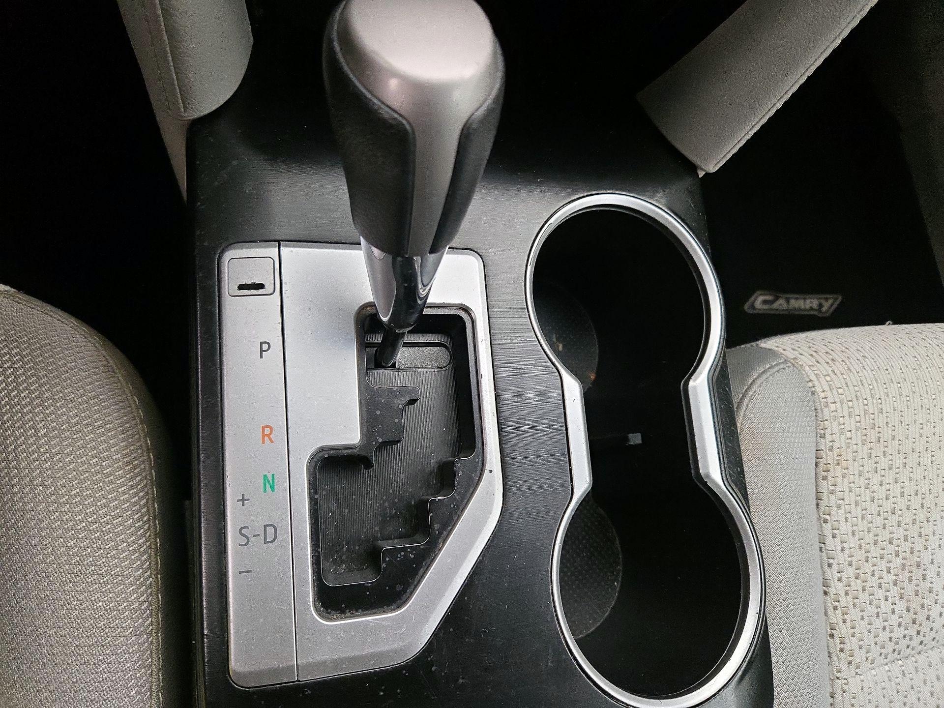 Thumbnail: 2014 Toyota Camry - 16