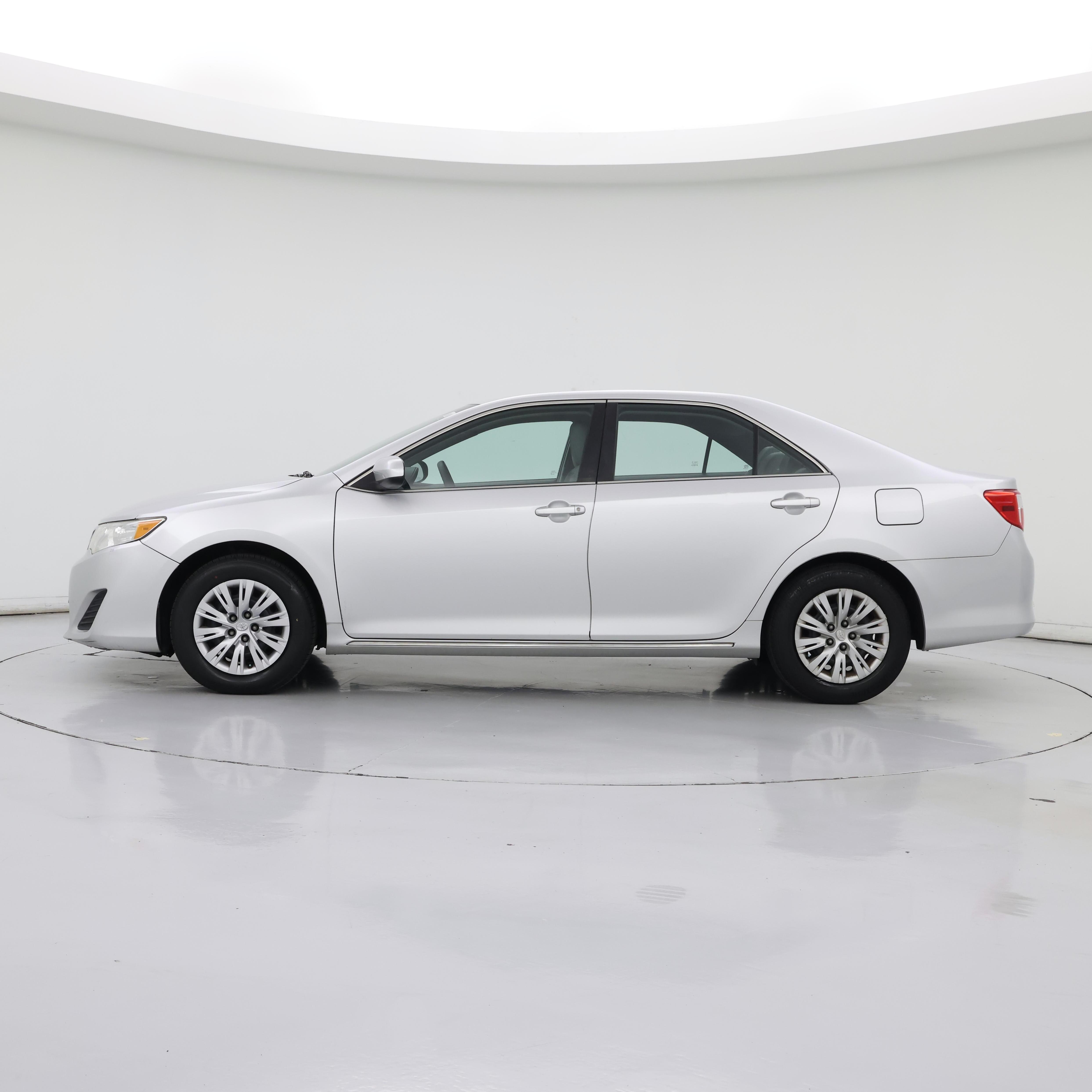 Thumbnail: 2014 Toyota Camry - 3