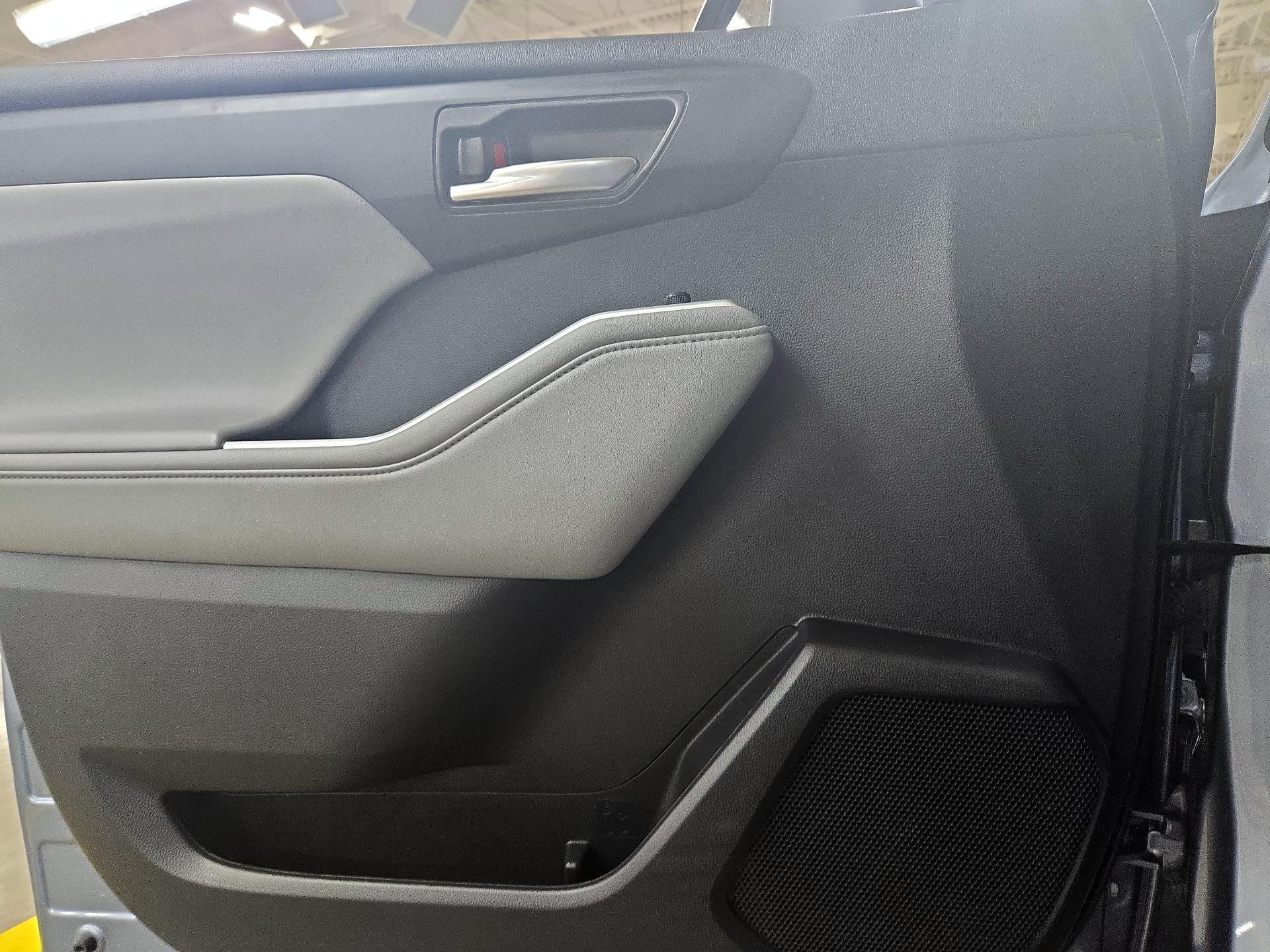 Thumbnail: 2022 Toyota Highlander - 12