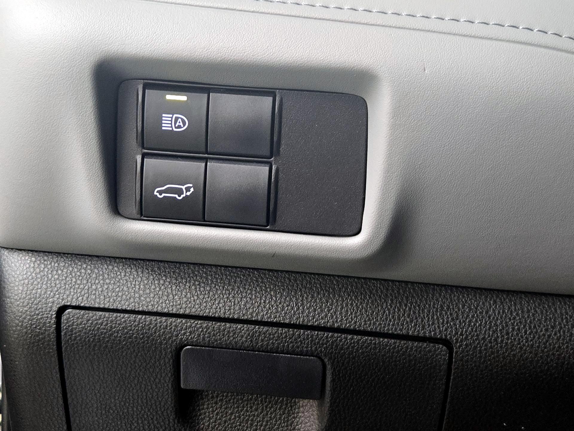 Thumbnail: 2022 Toyota Highlander - 13