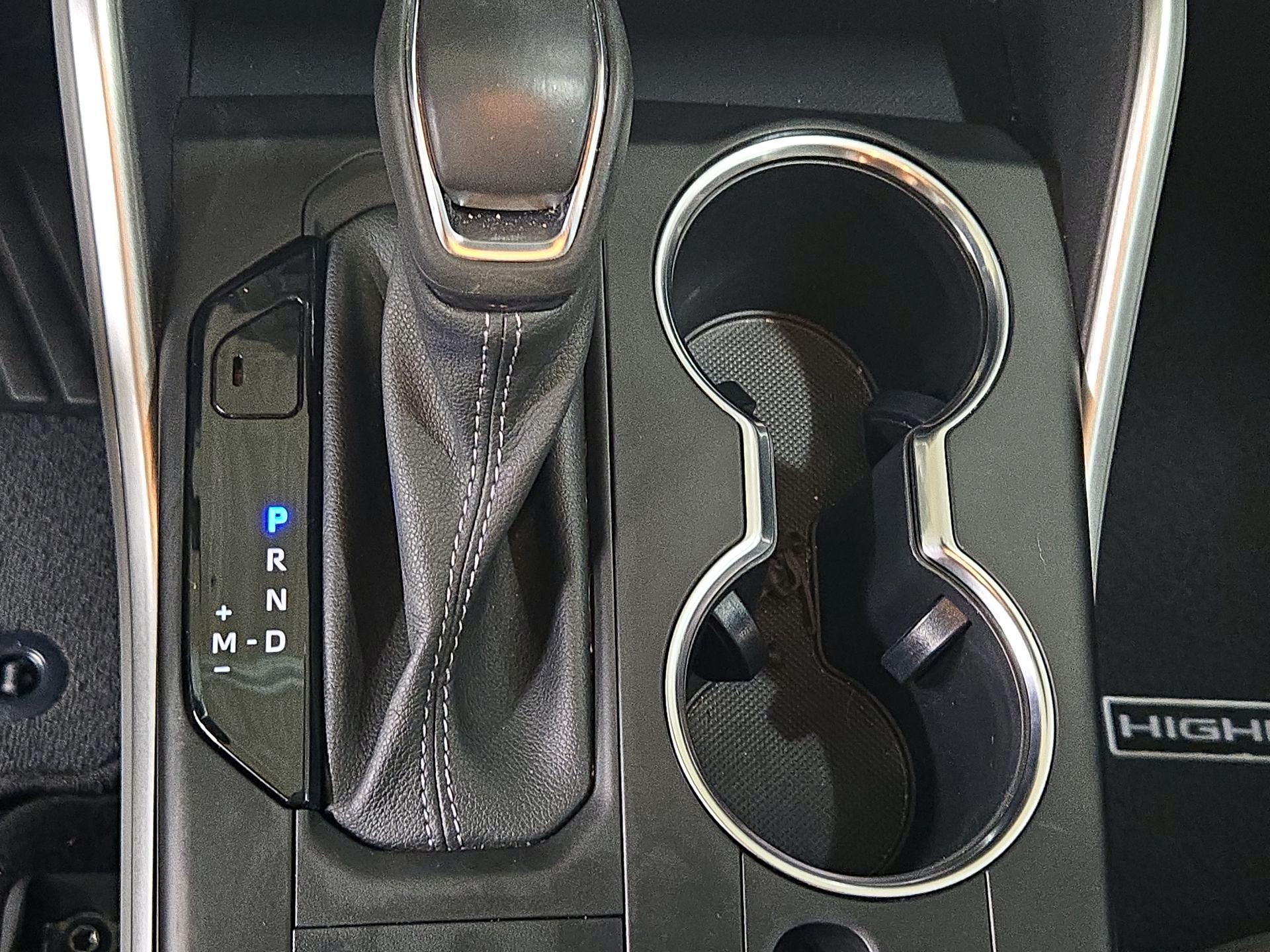 Thumbnail: 2022 Toyota Highlander - 17